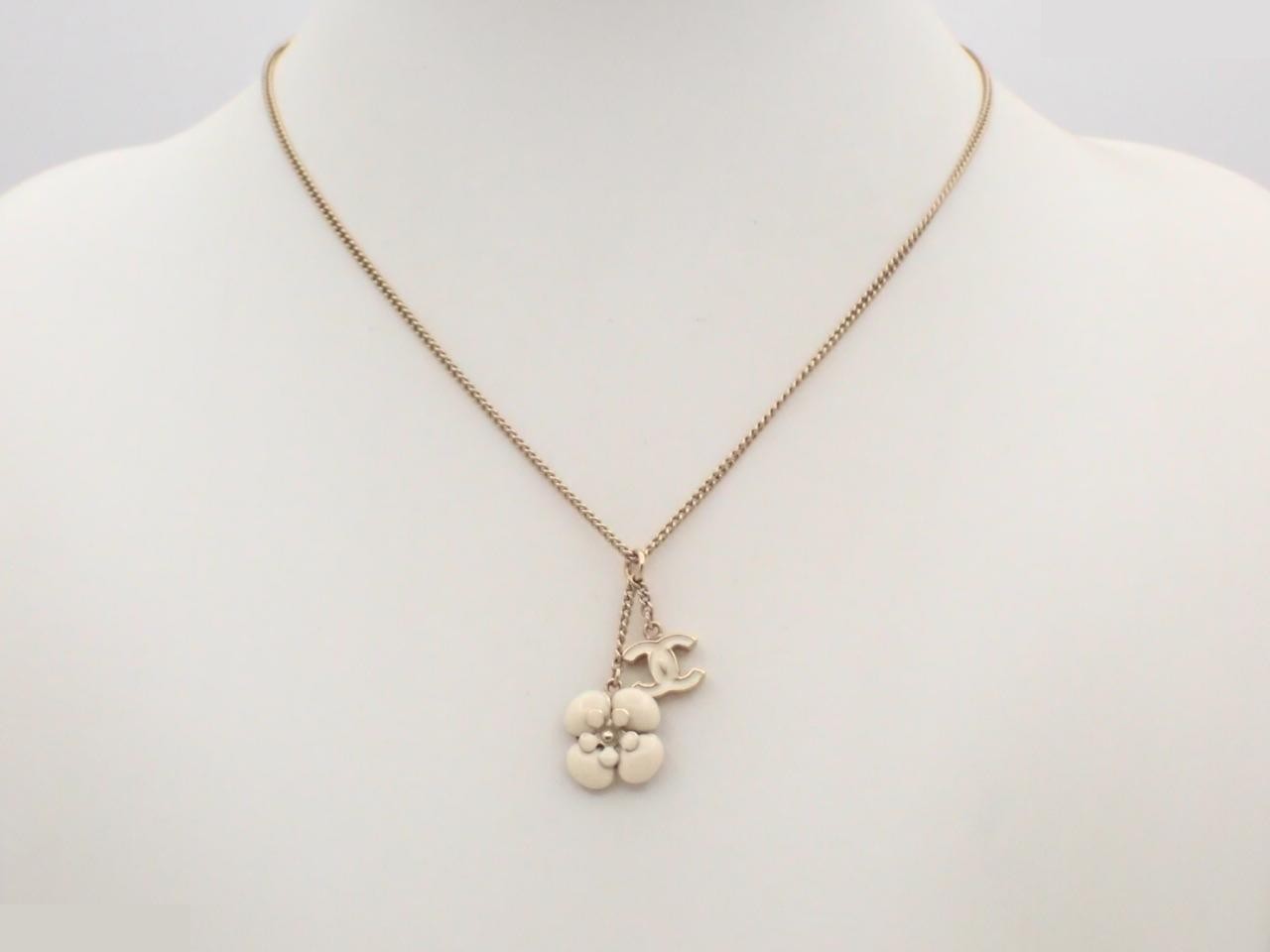 Coco Mark Camellia Necklace, Chain approx. 42cm — view 3