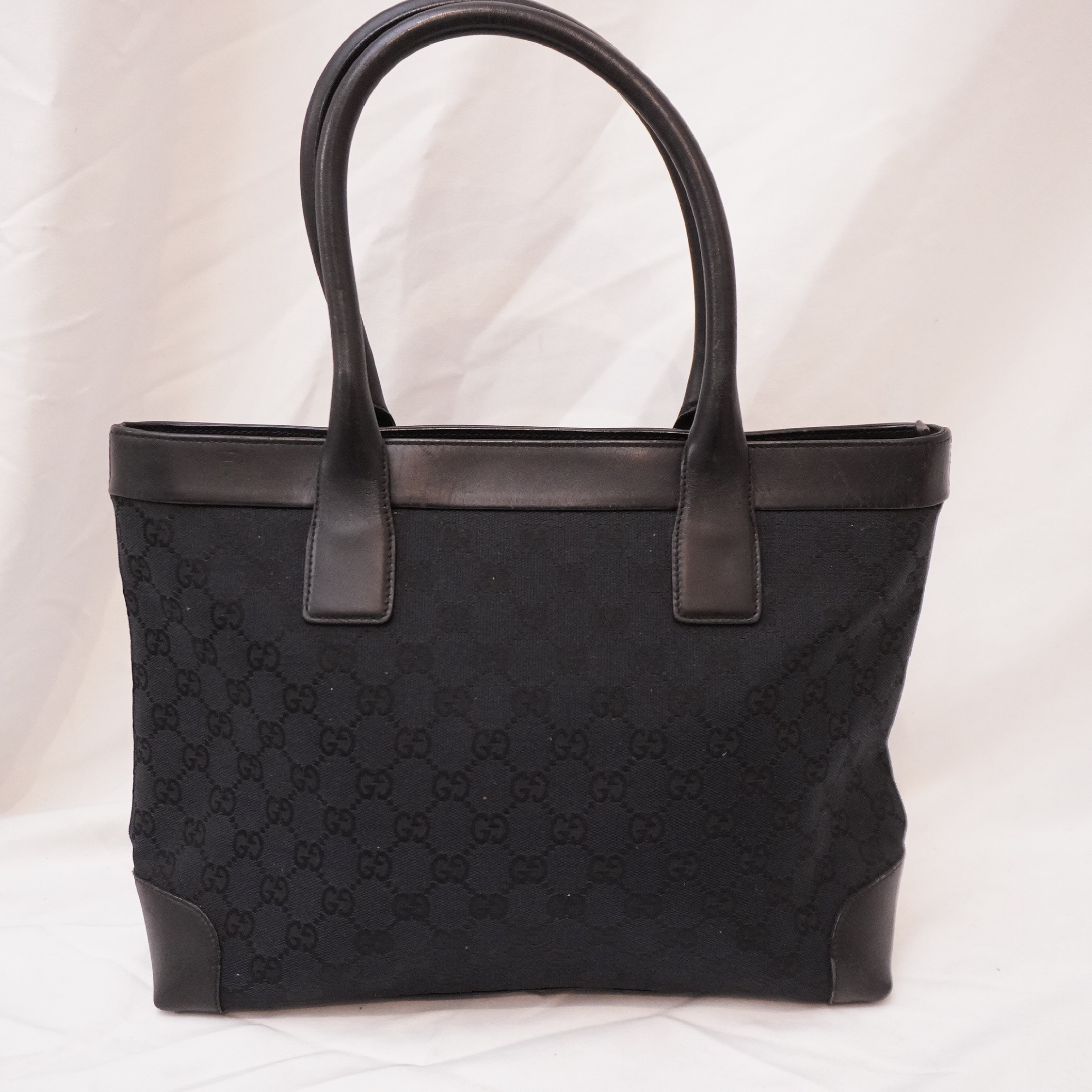 GG Canvas Handbag — view 2