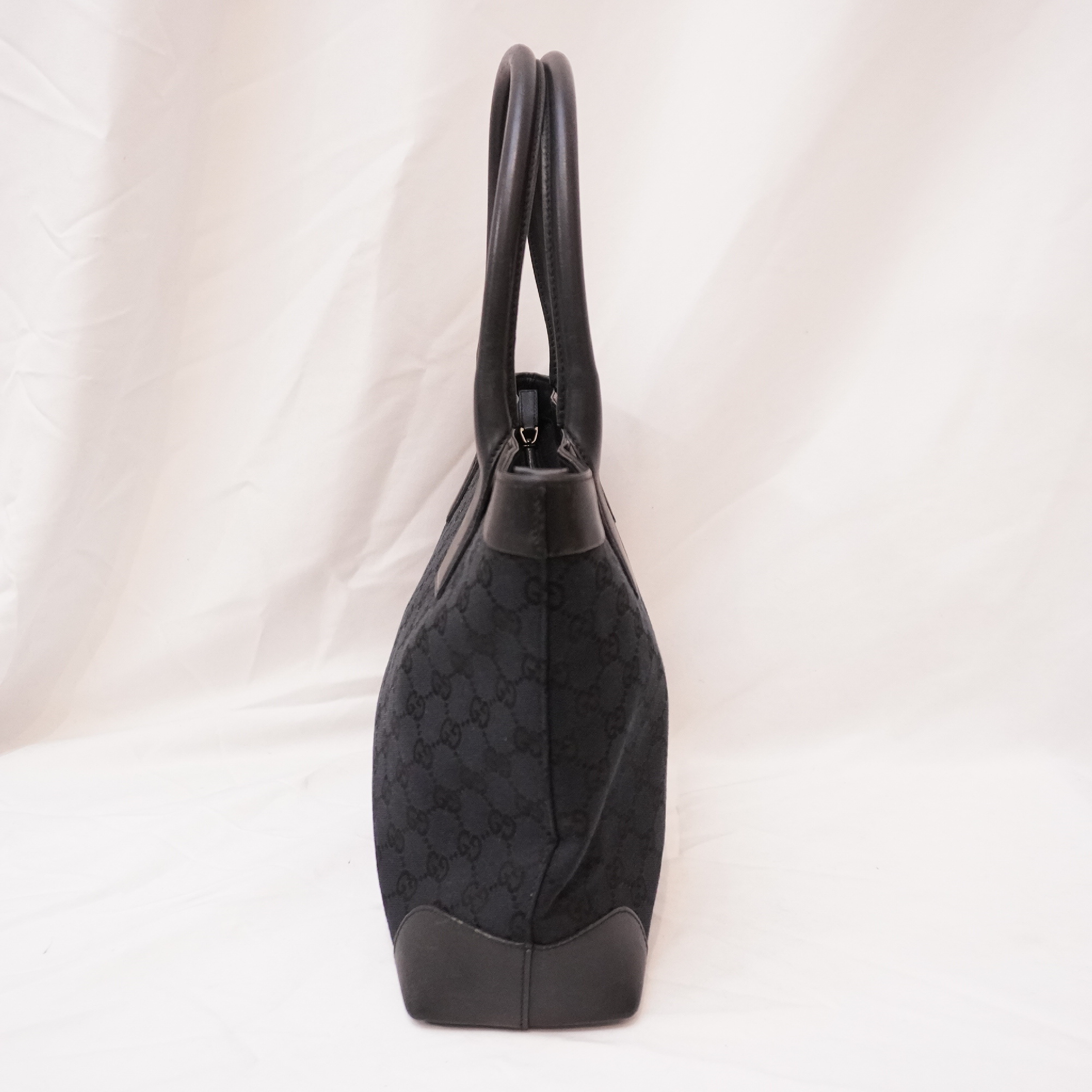 GG Canvas Handbag — view 5