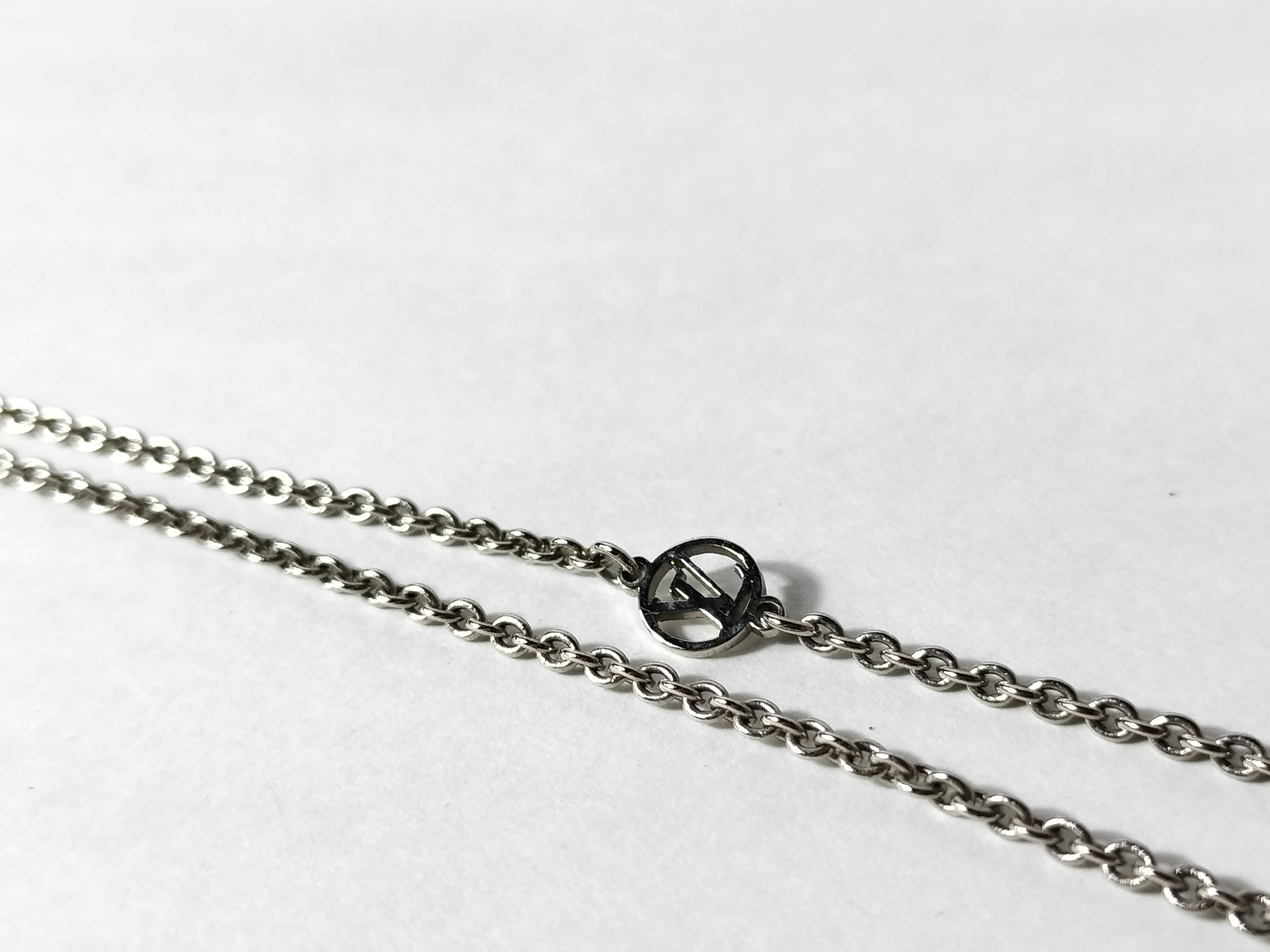Essential V Necklace SV Necklace — view 5