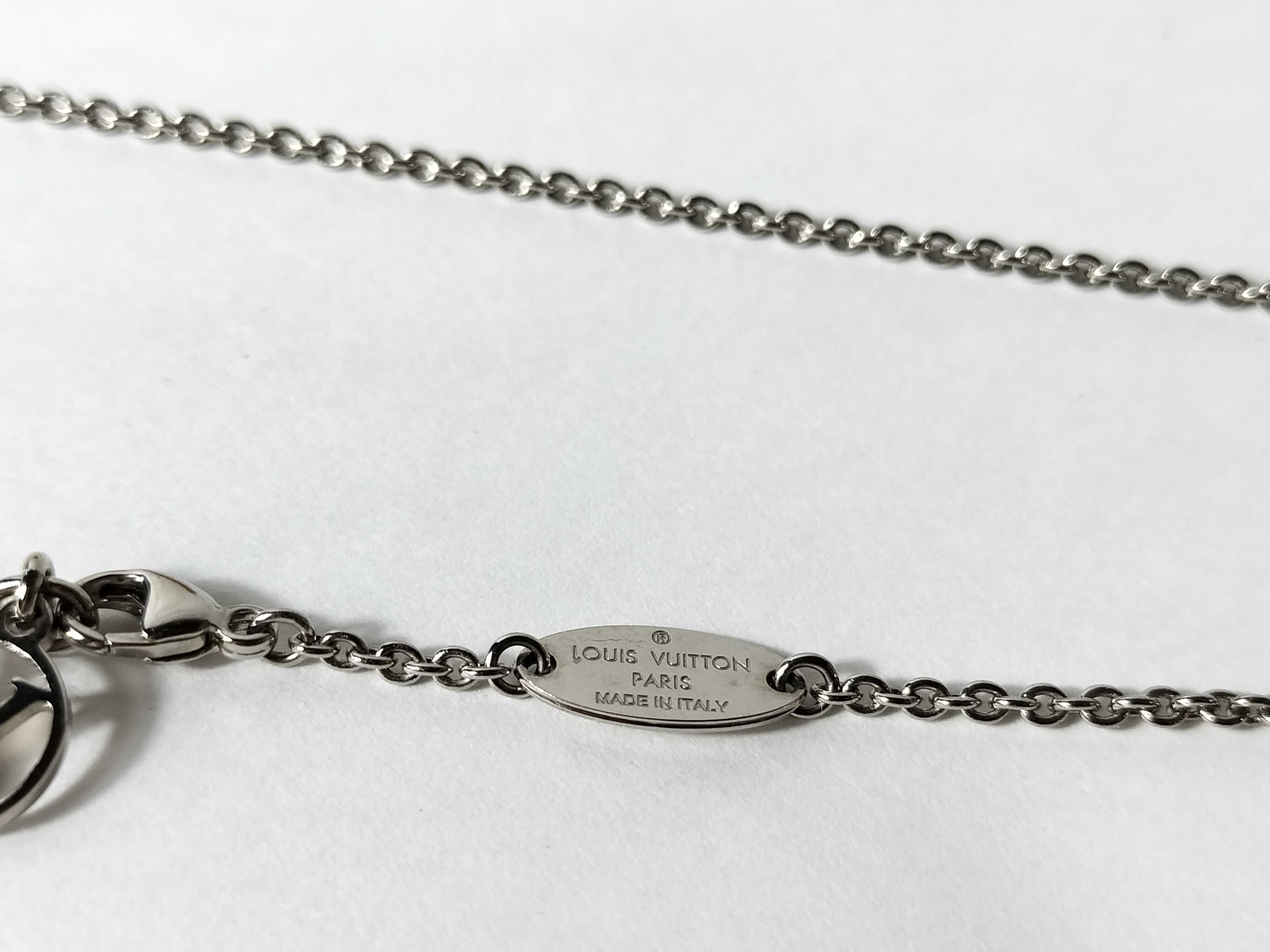 Essential V Necklace SV Necklace — view 6