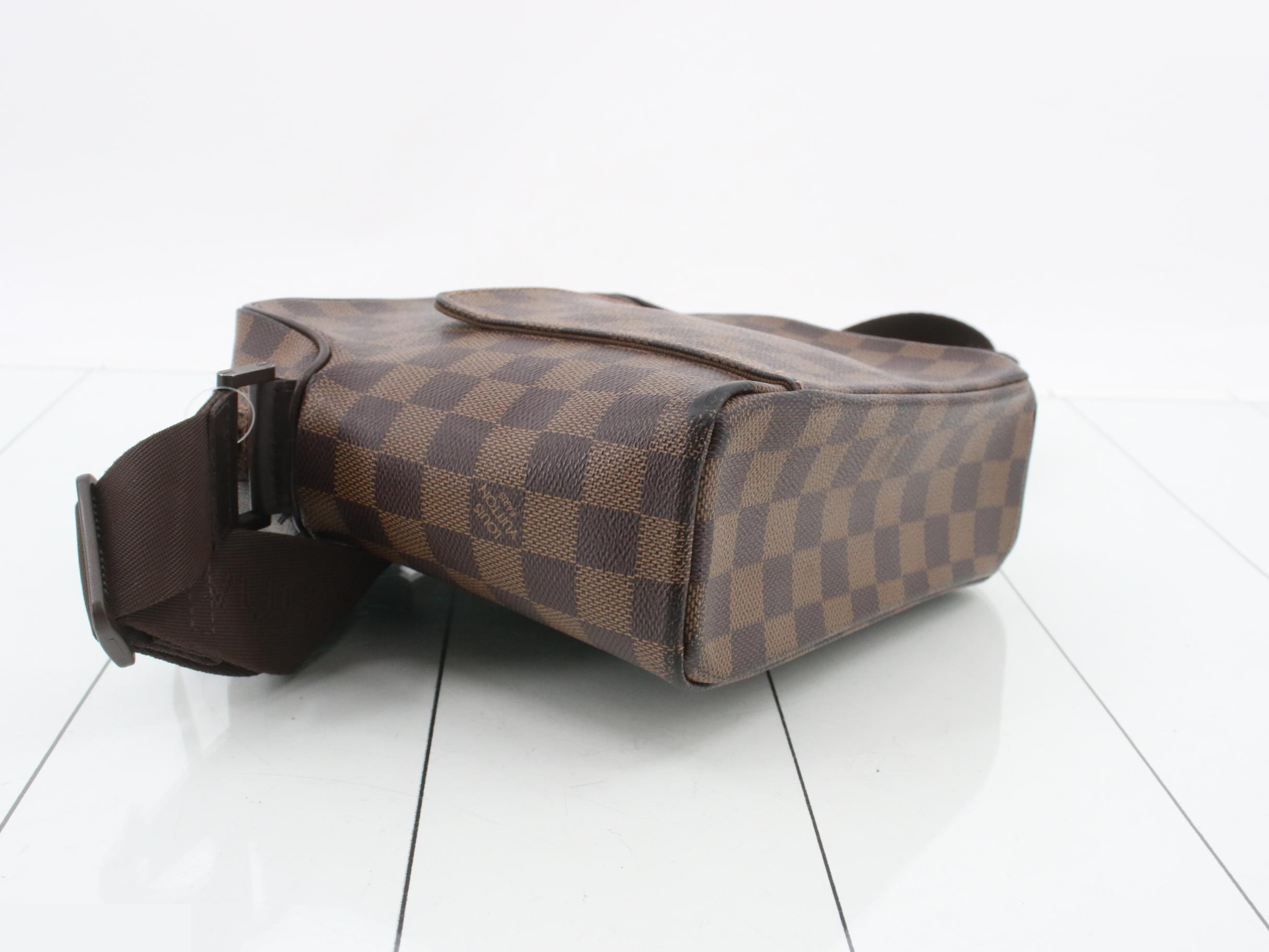 LV Damier Olaf Shoulder Bag — view 5