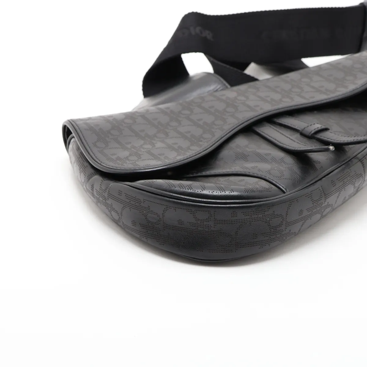 Oblique Saddle Leather Body Bag, Black — view 4