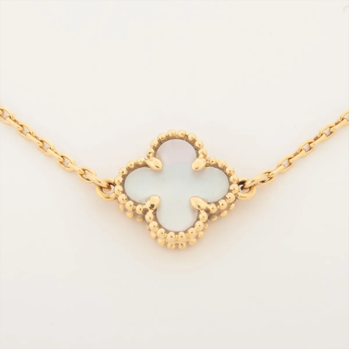 Sweet Alhambra Shell Bracelet 750(YG) 1.8g JE318719 Pull ring side jumper open Hallmark crushed Shell — view 2