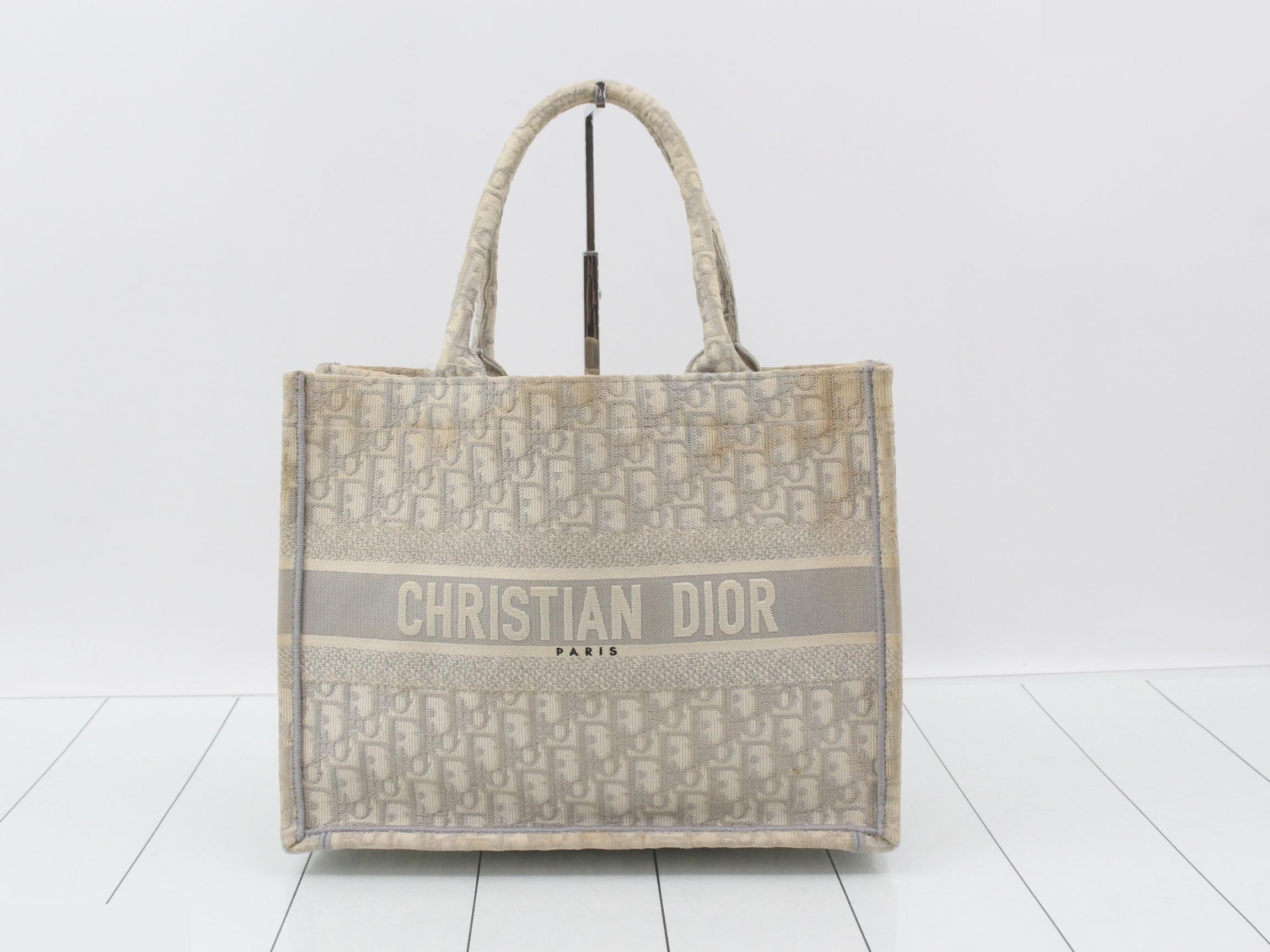 Trotter (Bag) Book Tote Bag, Medium