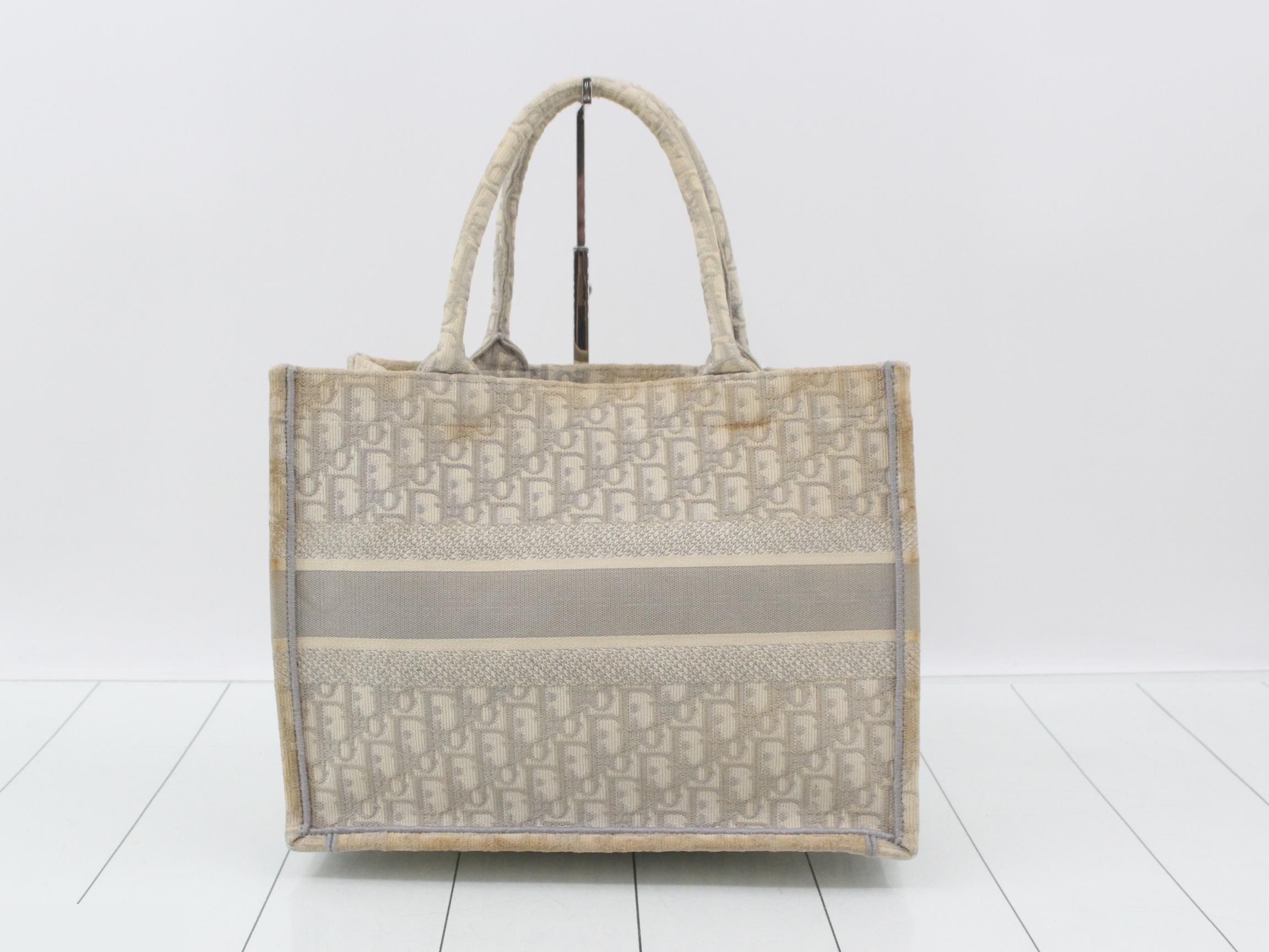 Trotter (Bag) Book Tote Bag, Medium — view 2
