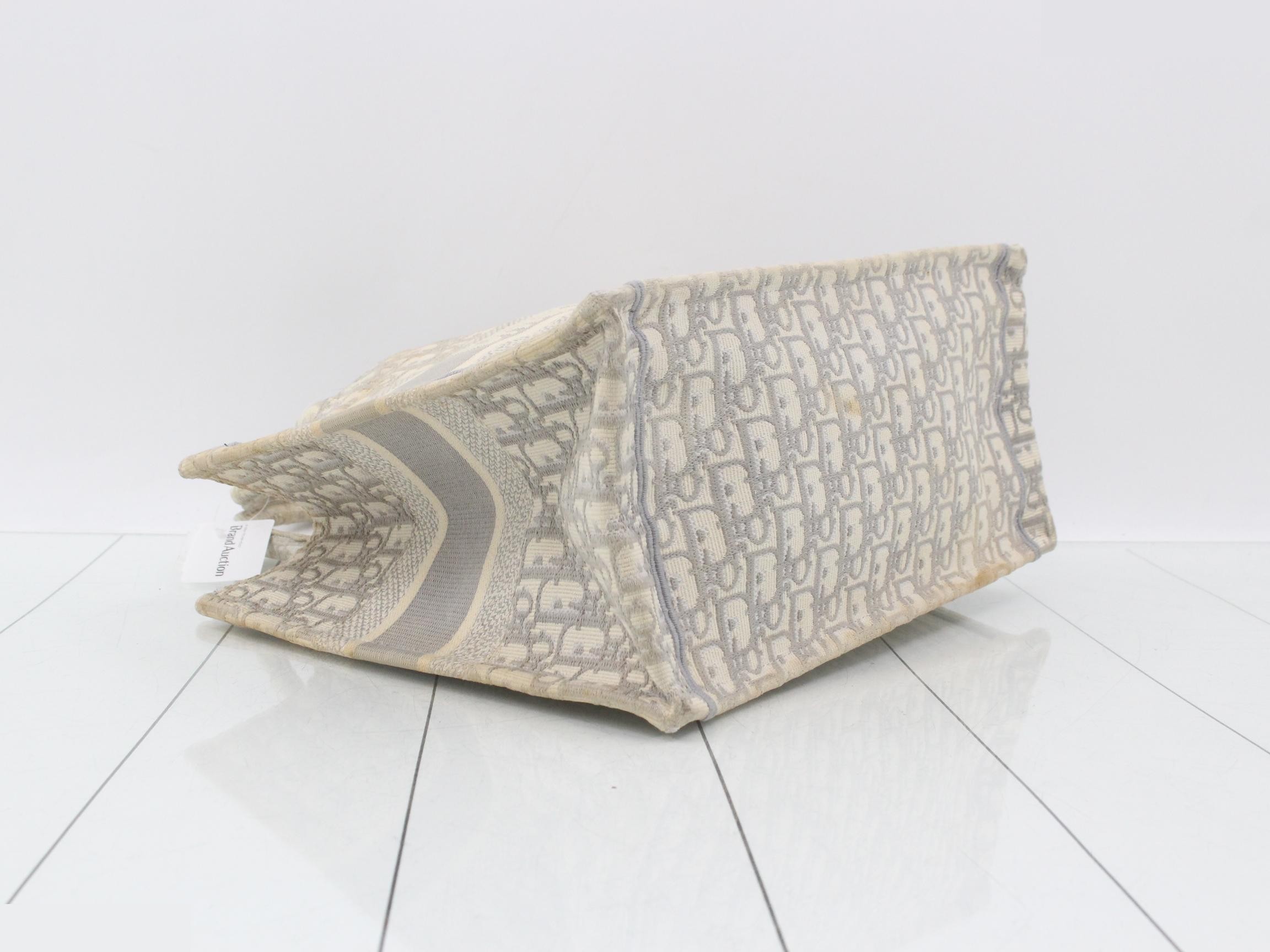Trotter (Bag) Book Tote Bag, Medium — view 5