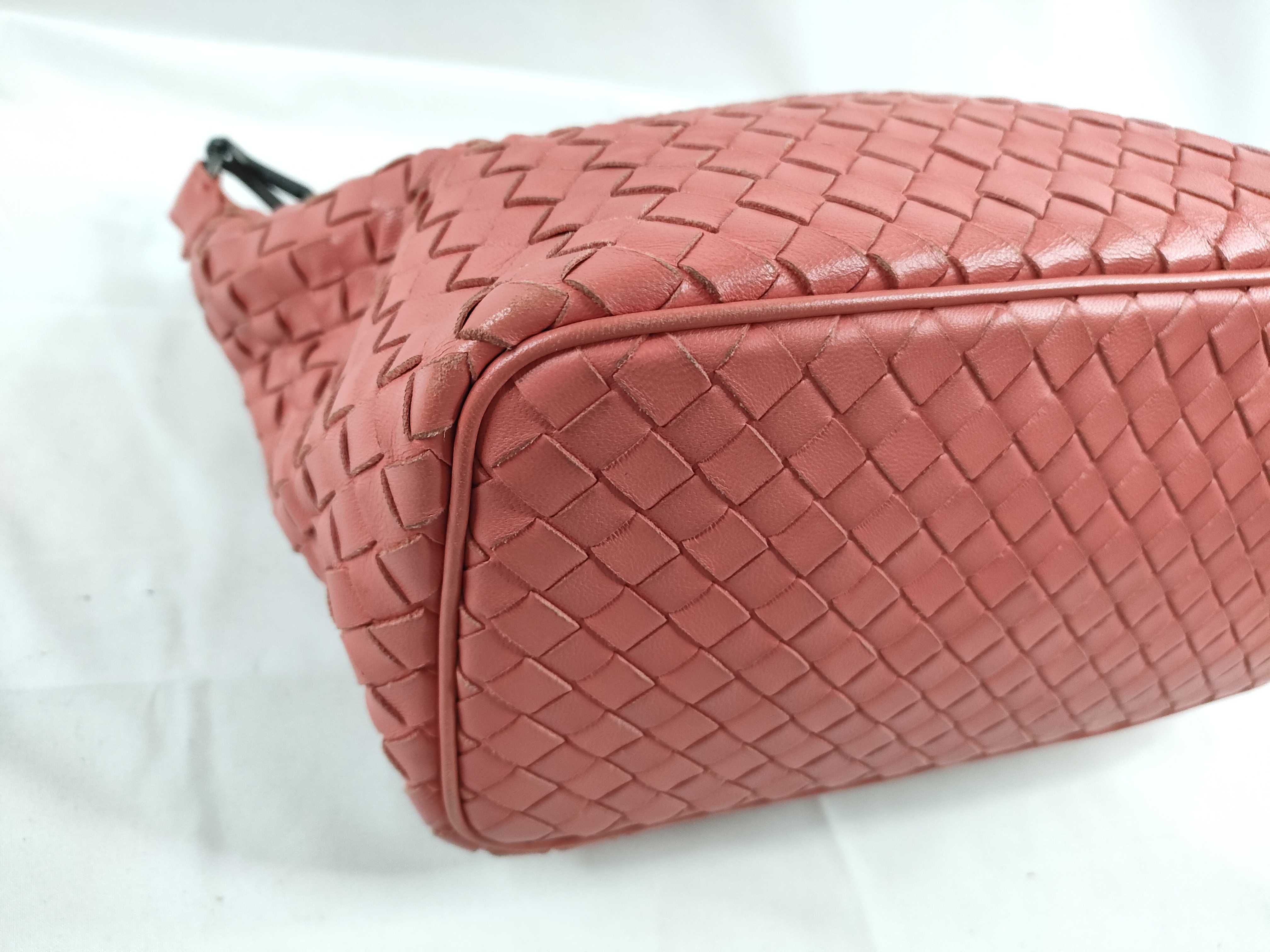 Intrecciato Shoulder Bag Handbag Leather Shoulder Bag — view 3