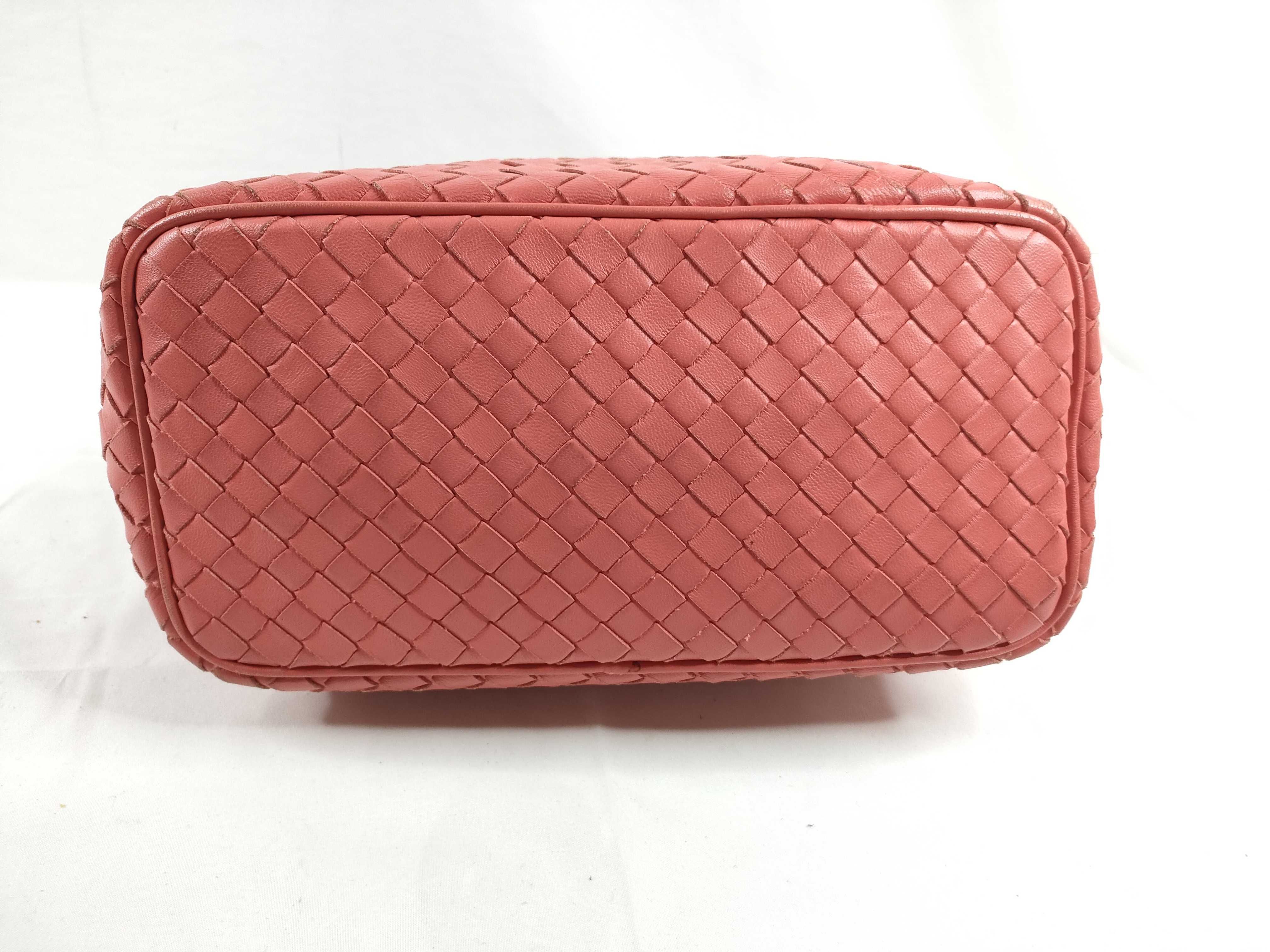Intrecciato Shoulder Bag Handbag Leather Shoulder Bag — view 4