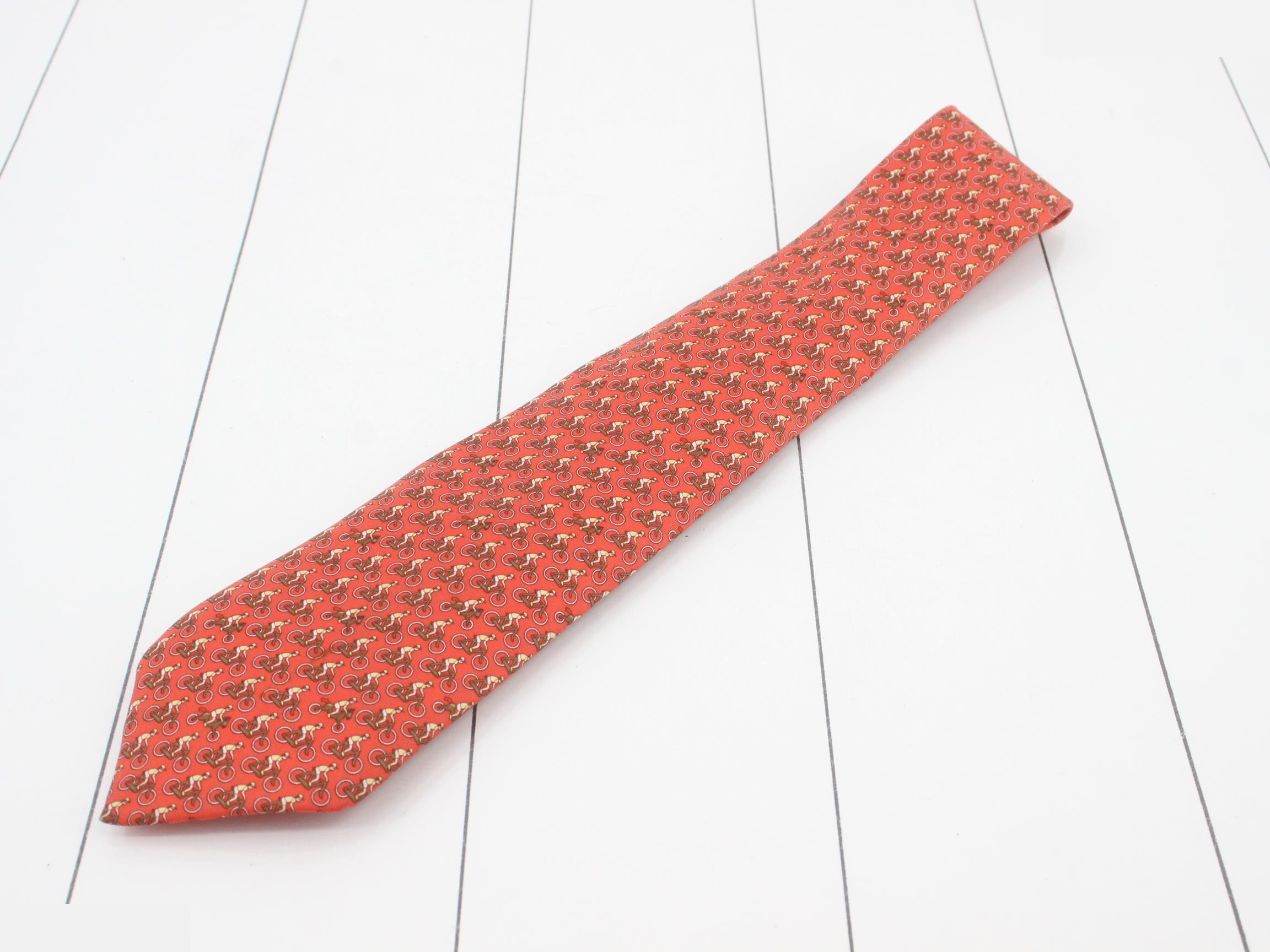 Silk tie
