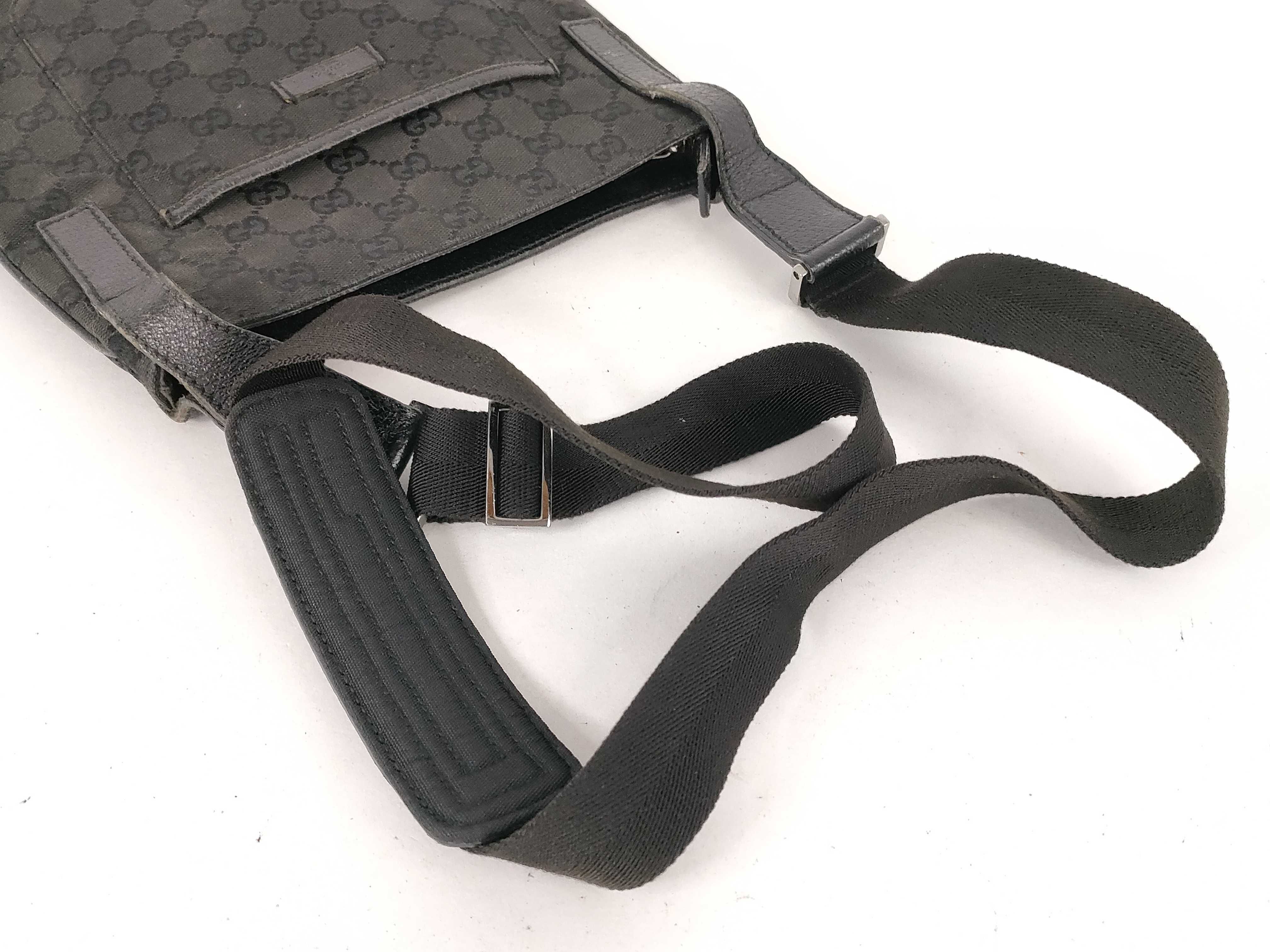 GG Canvas Shoulder Bag 122793 — view 3