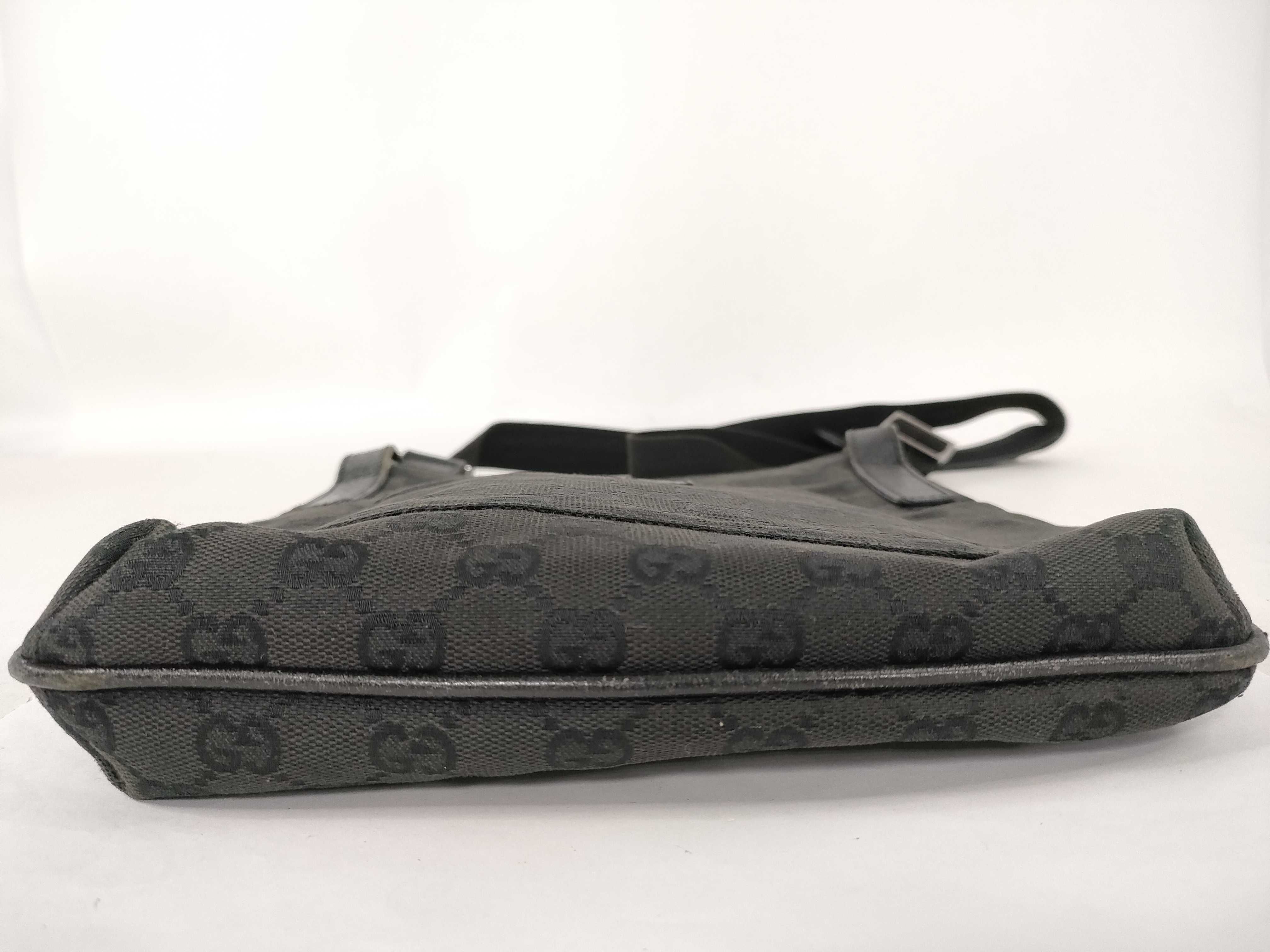 GG Canvas Shoulder Bag 122793 — view 7