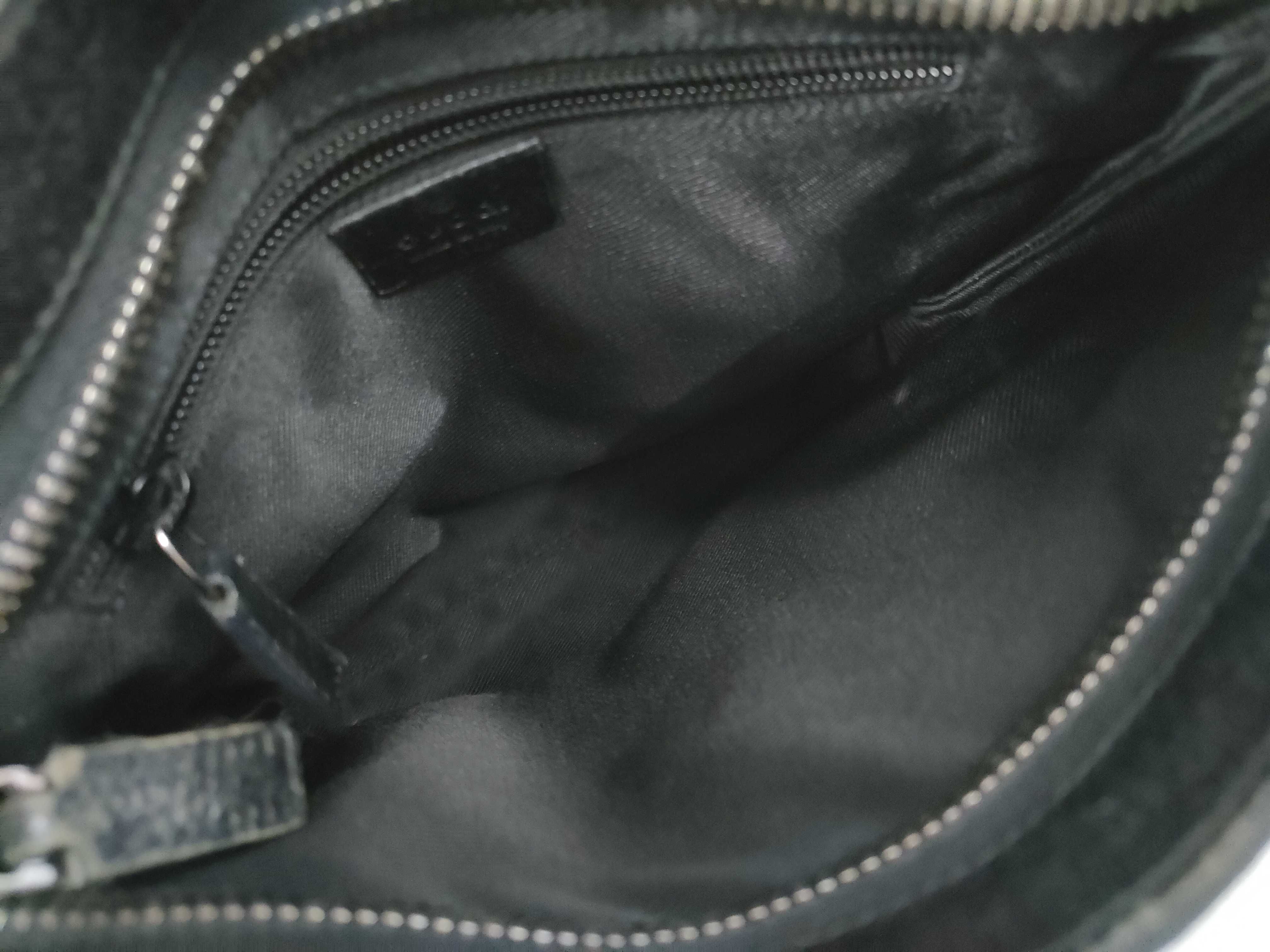 GG Canvas Shoulder Bag 122793 — view 9