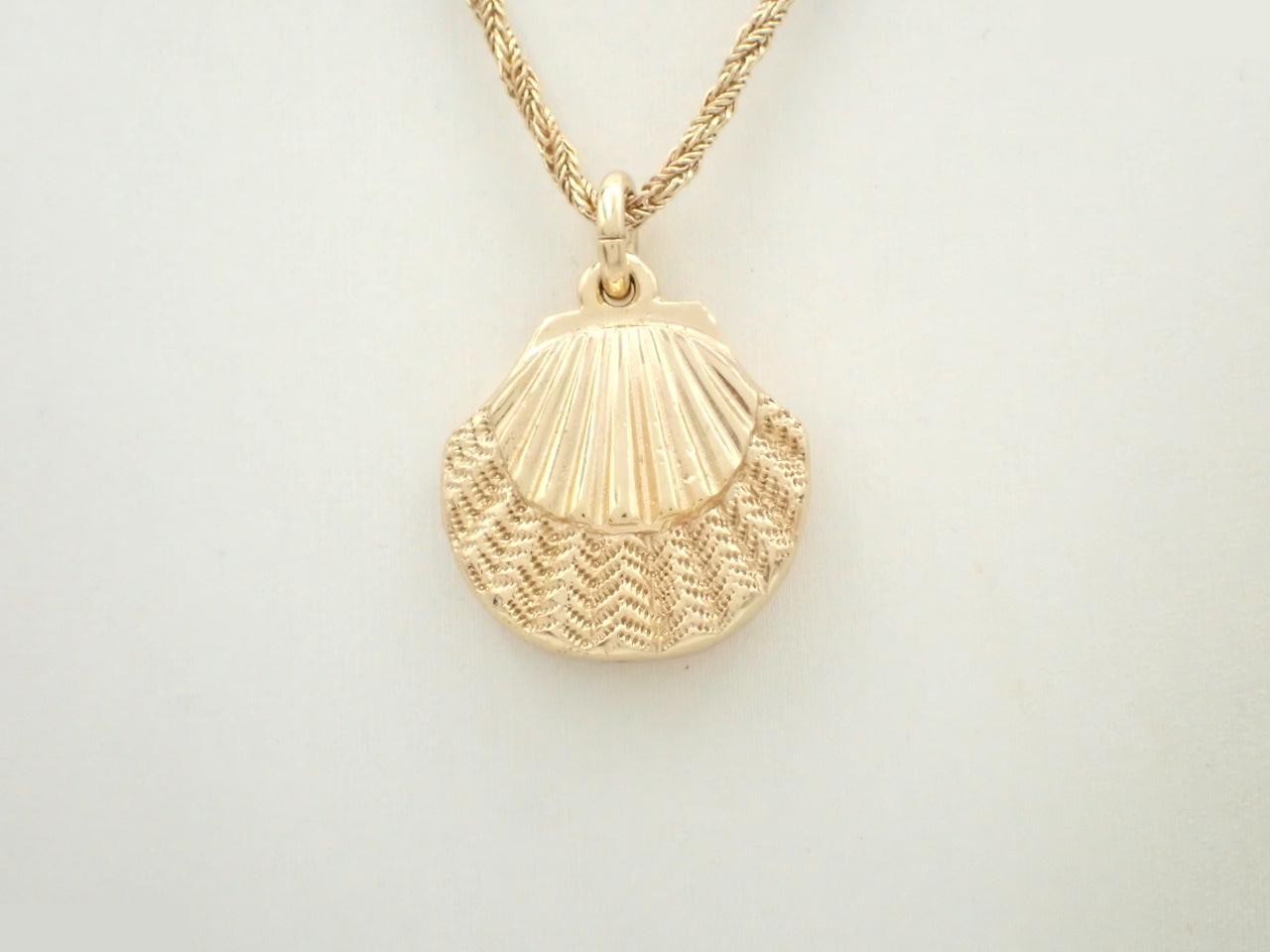 Other lines: Precious metals, necklaces, pendants
