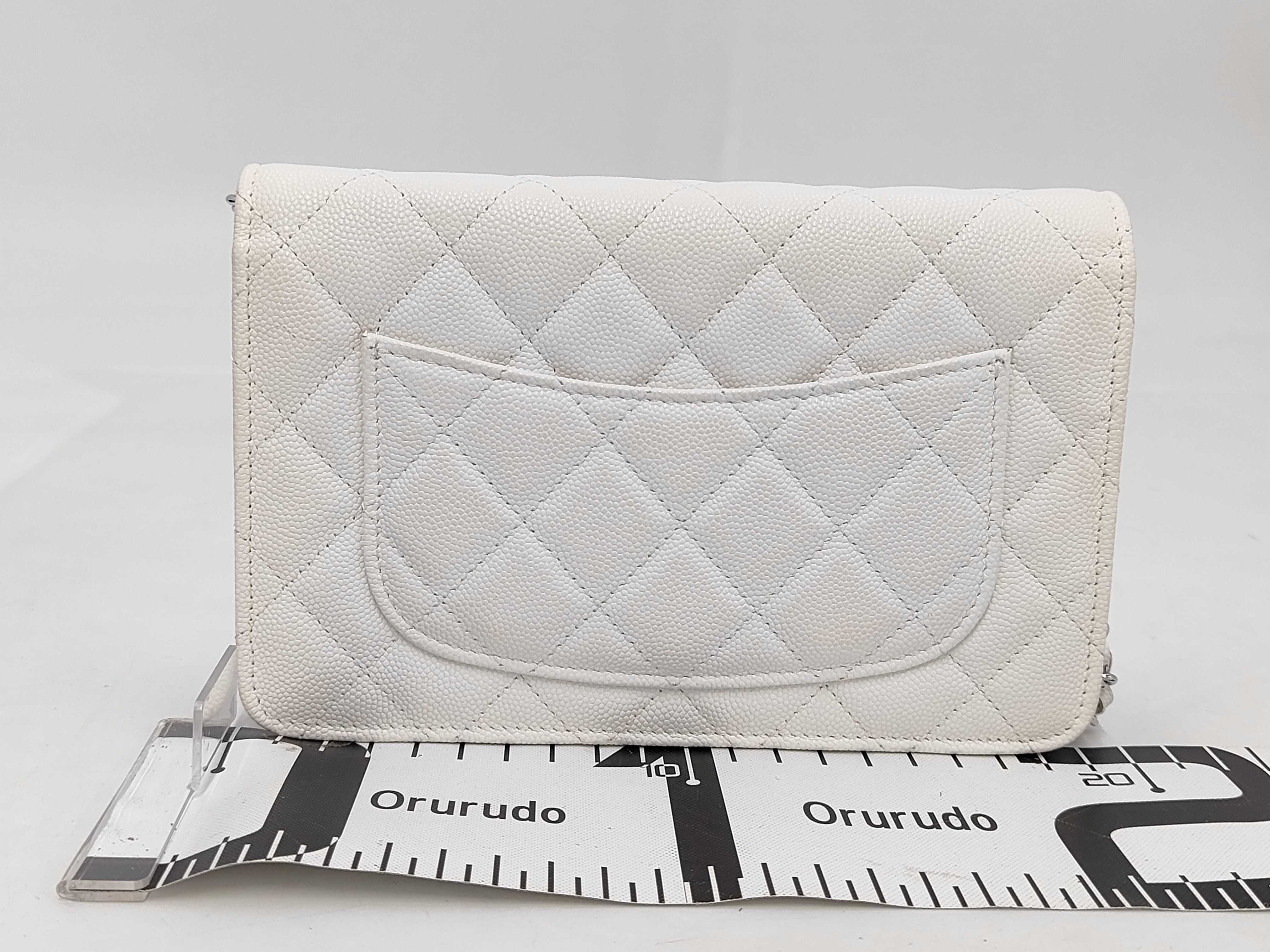 CHANEL19 Matelassé Chain Wallet Caviar Leather White Silver Hardware Shoulder Bag — view 2