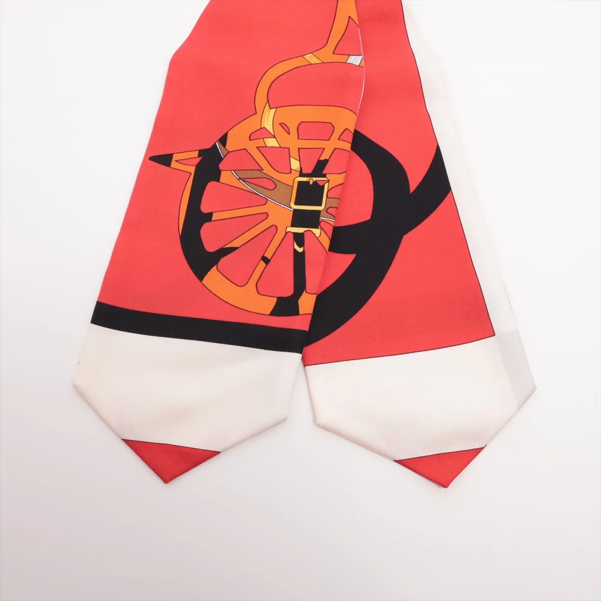 scarf, silk, red, abrasion, snags, Tout en barre (all about the barre) — view 2