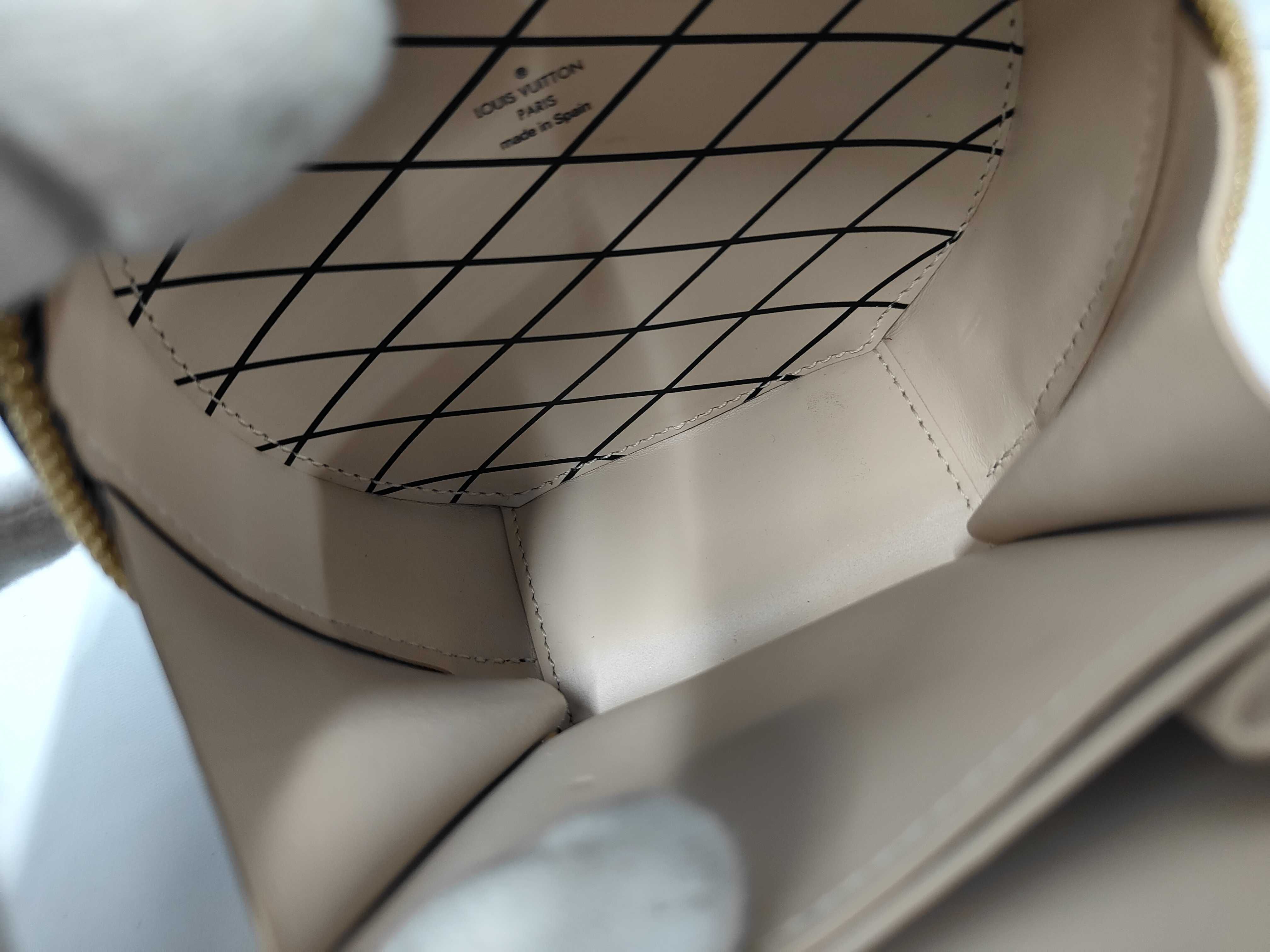 Mini Boite Chapeau M68276 Pouch — view 8