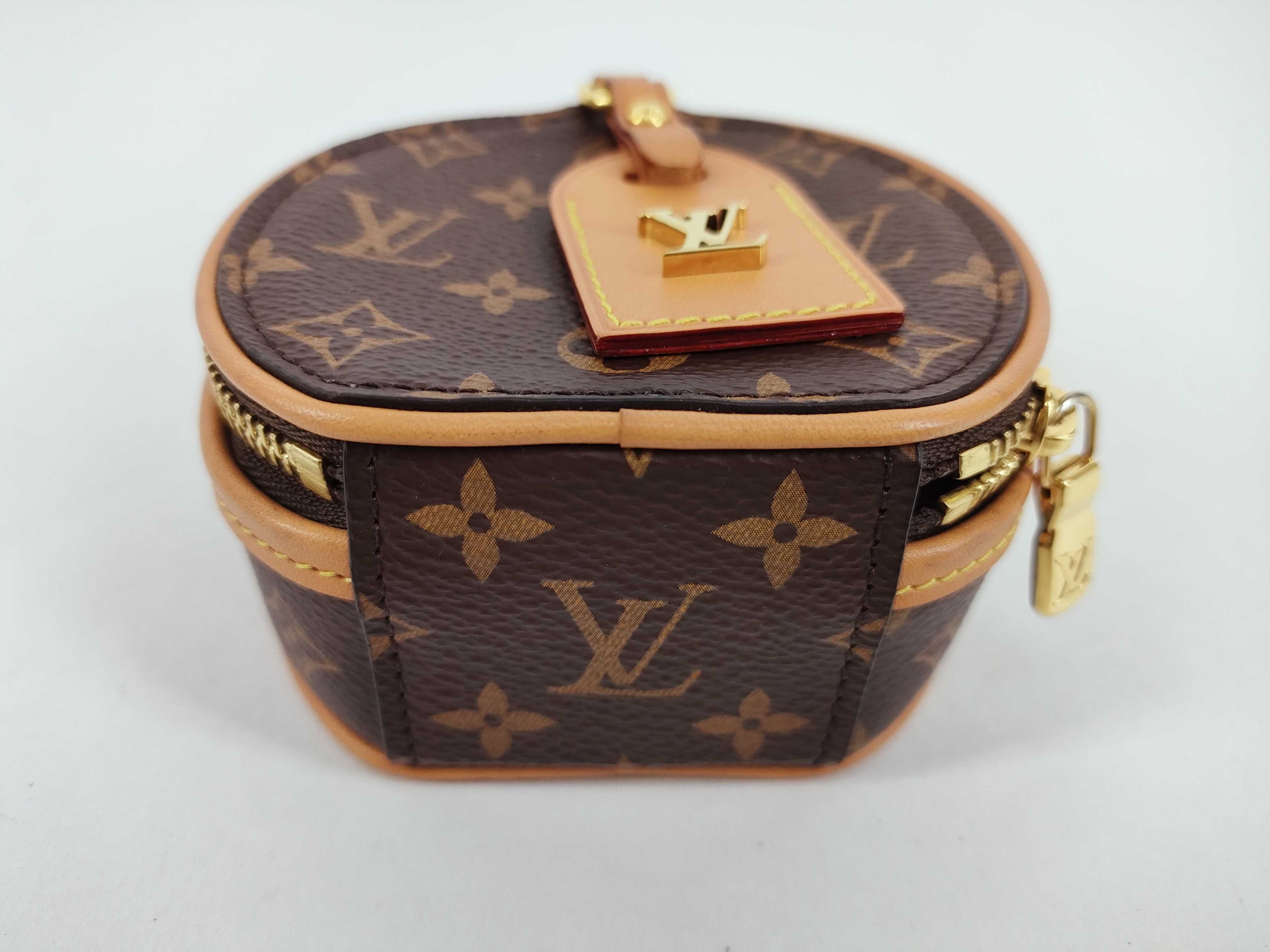 Monogram Louis Vuitton Monogram Boite Chapeau Necklace M68570 NZ2179 Pouch — view 7