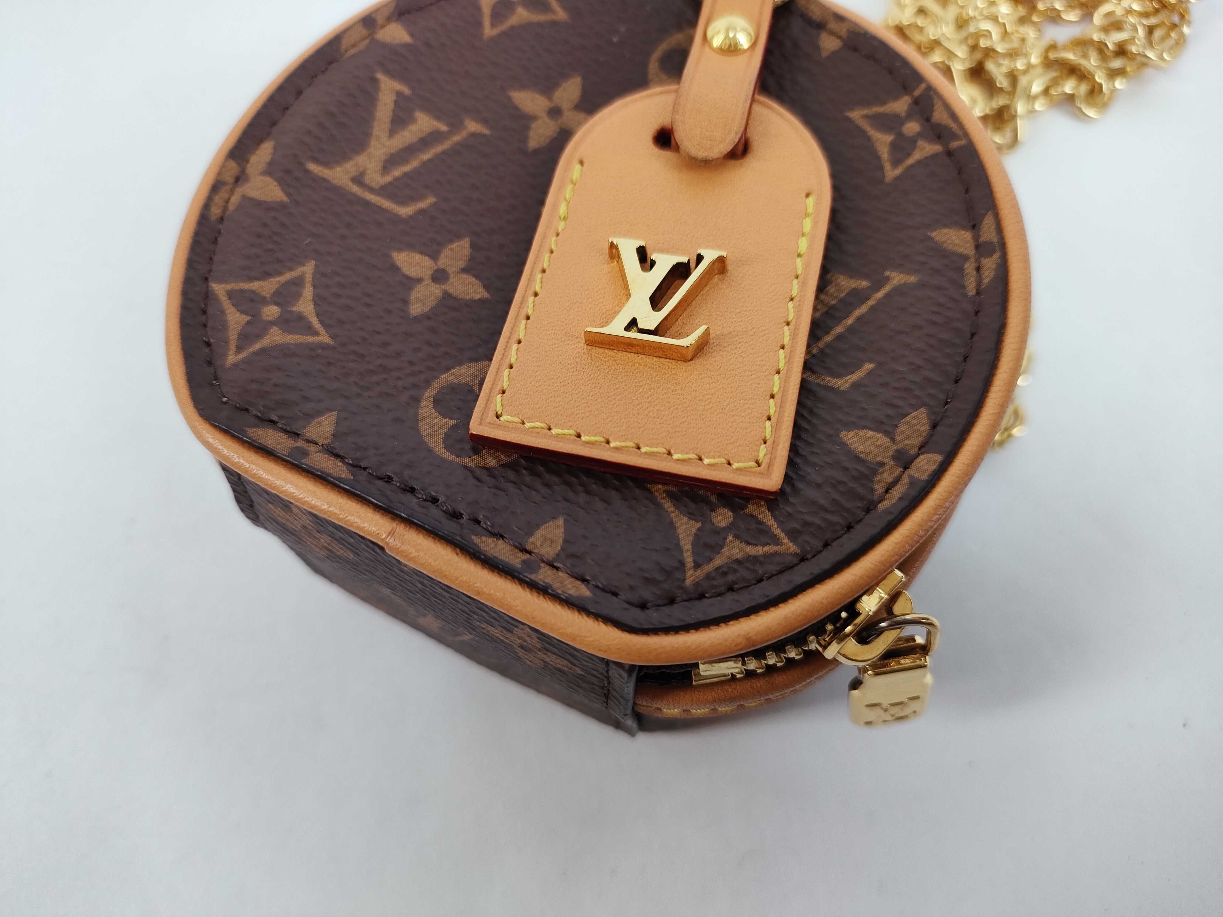 Monogram Louis Vuitton Monogram Boite Chapeau Necklace M68570 NZ2179 Pouch — view 9