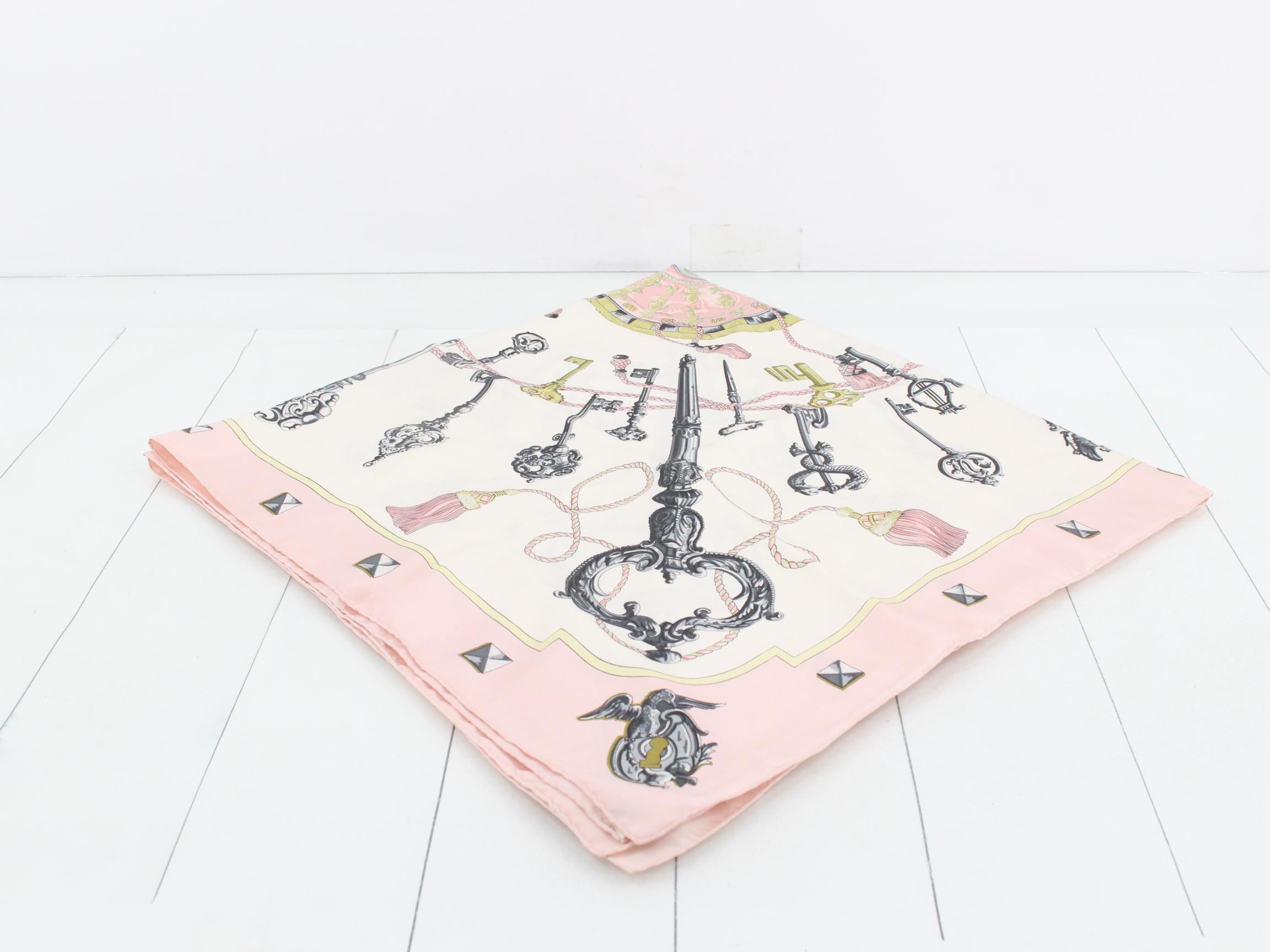 Carre 90 Les Cles Scarf — view 2