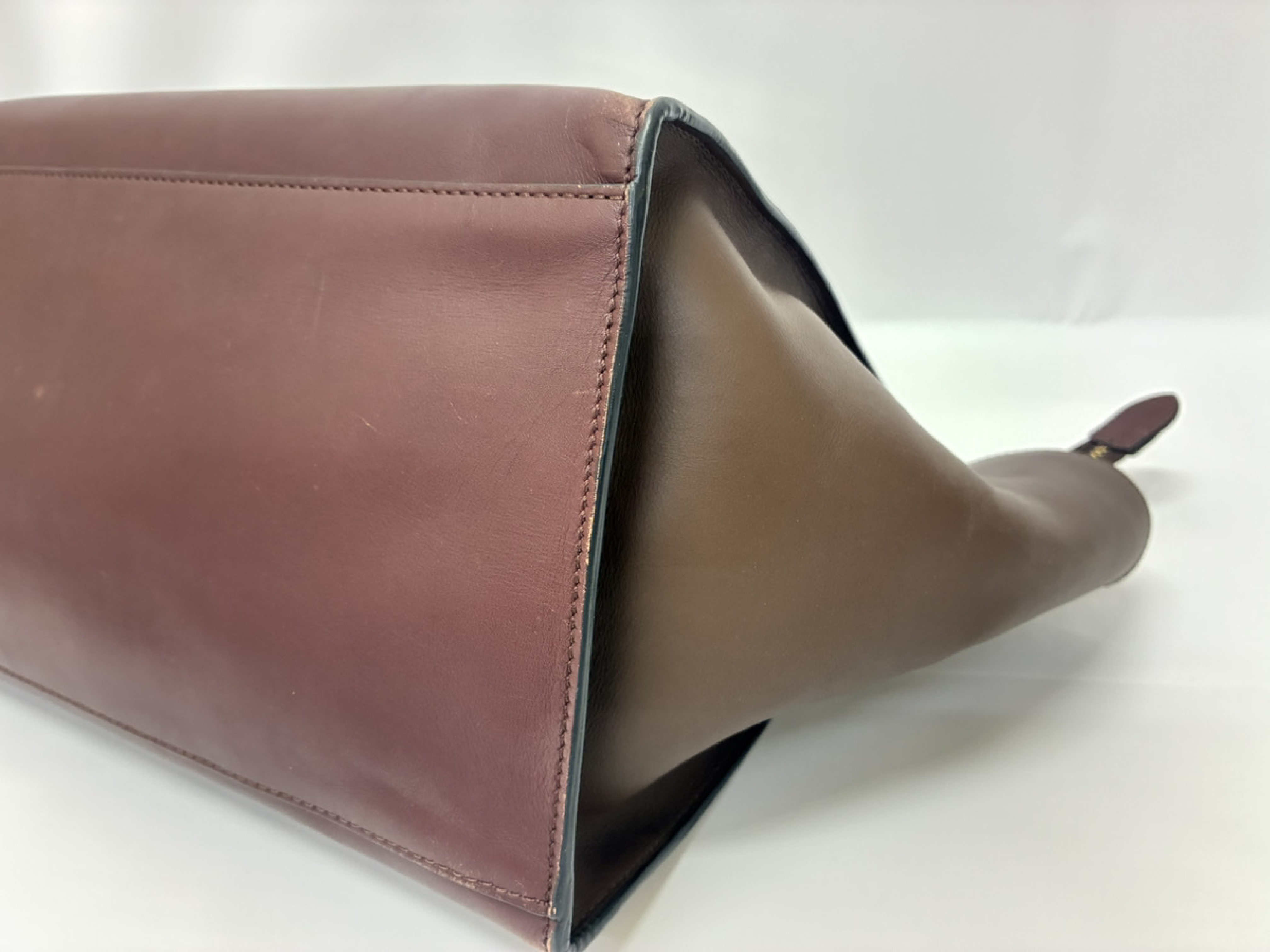 Trapeze Handbag Leather/Wine x Black Handbag — view 4