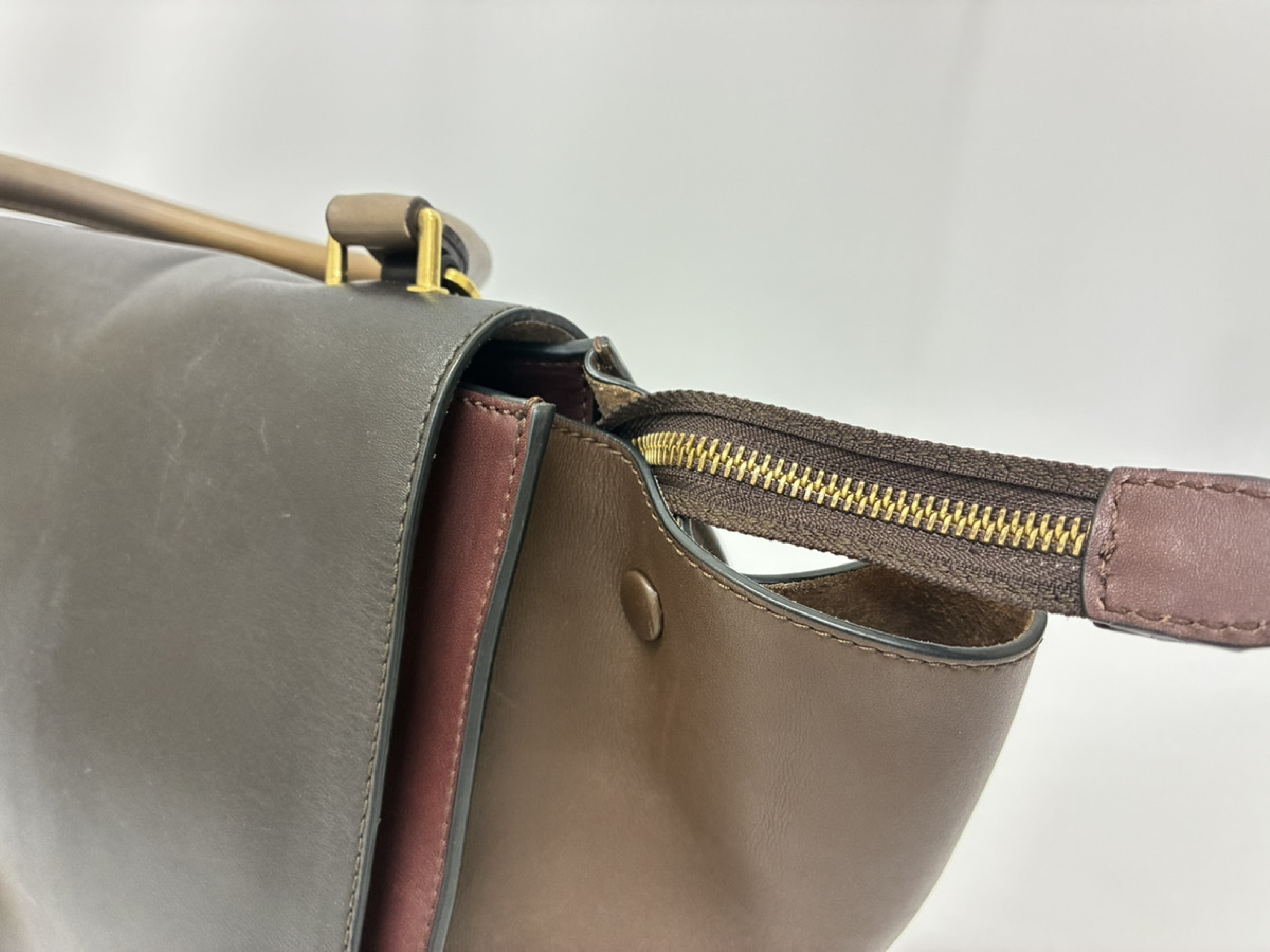 Trapeze Handbag Leather/Wine x Black Handbag — view 6