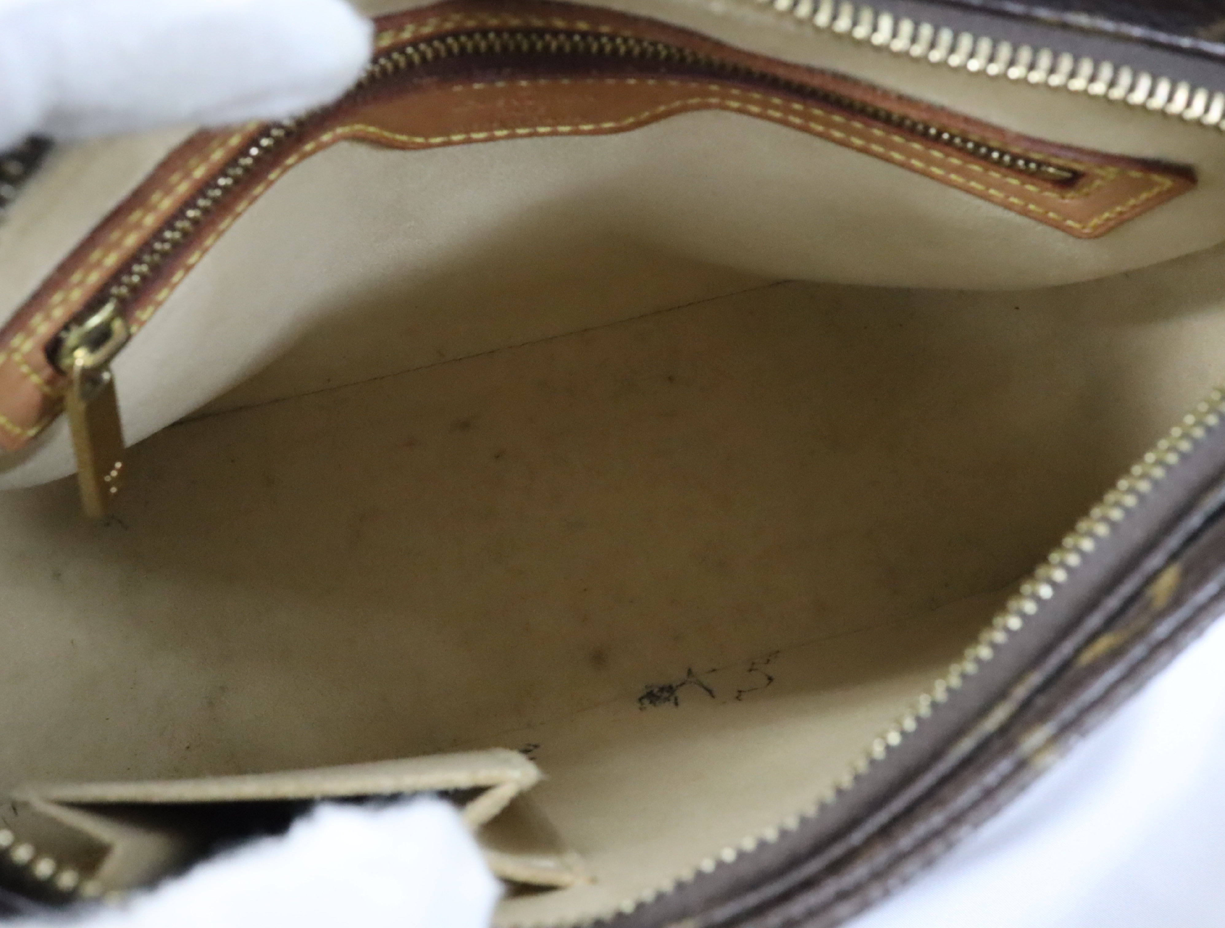 Monogram Looping MM M51146 Brown Shoulder Bag — view 13