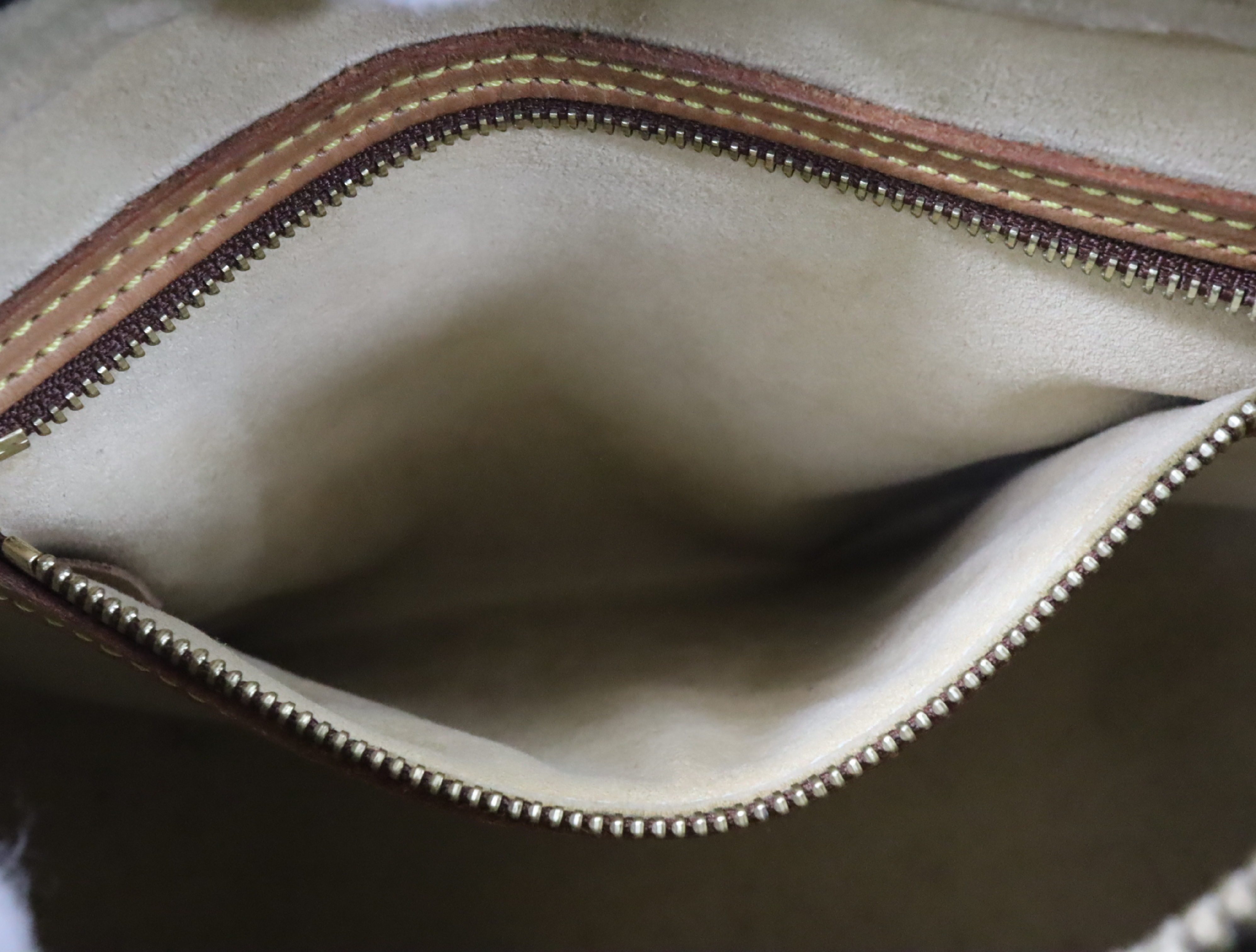 Monogram Looping MM M51146 Brown Shoulder Bag — view 15