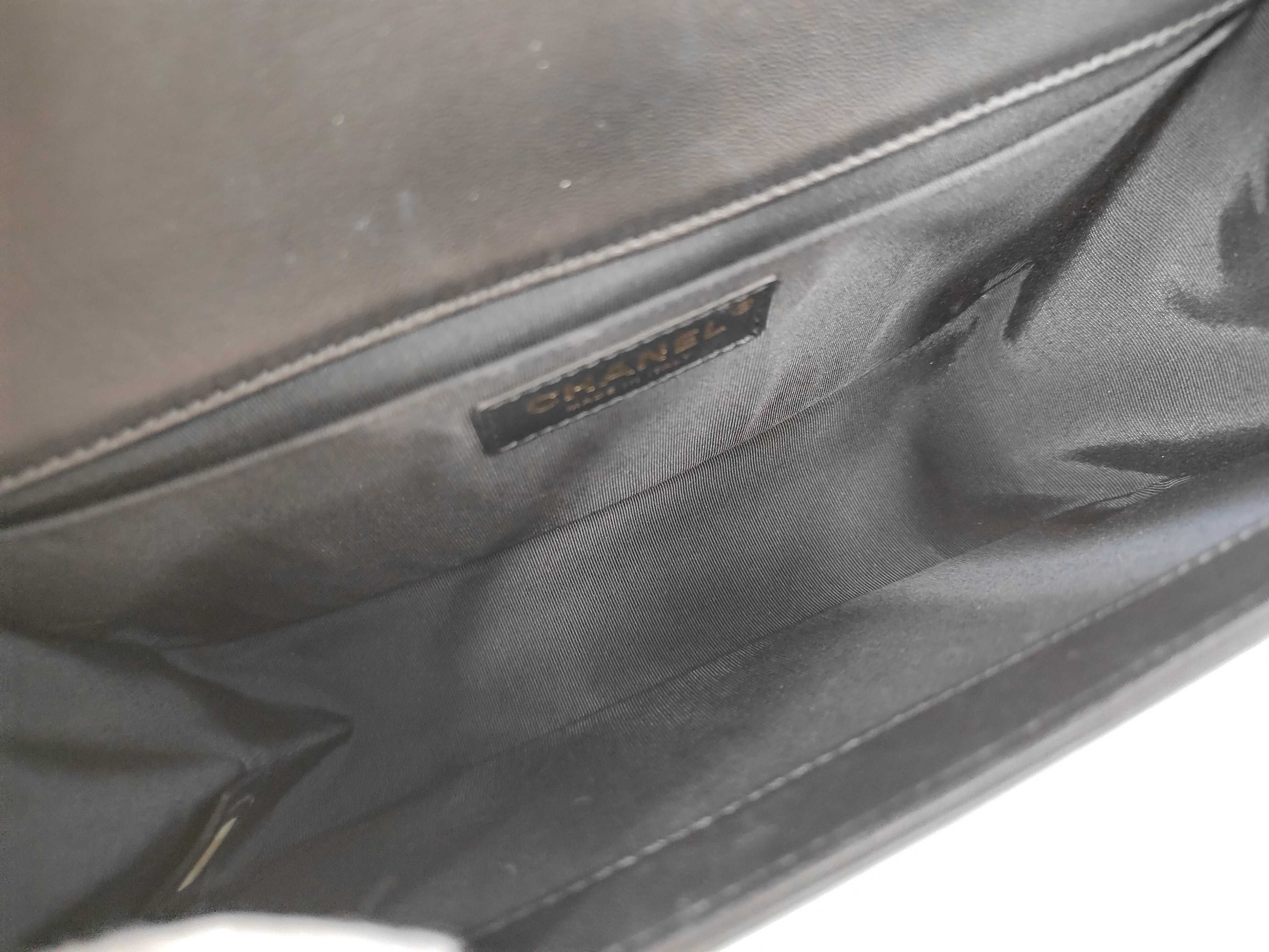 Boy Chanel 25 Lambskin Shoulder Bag — view 10
