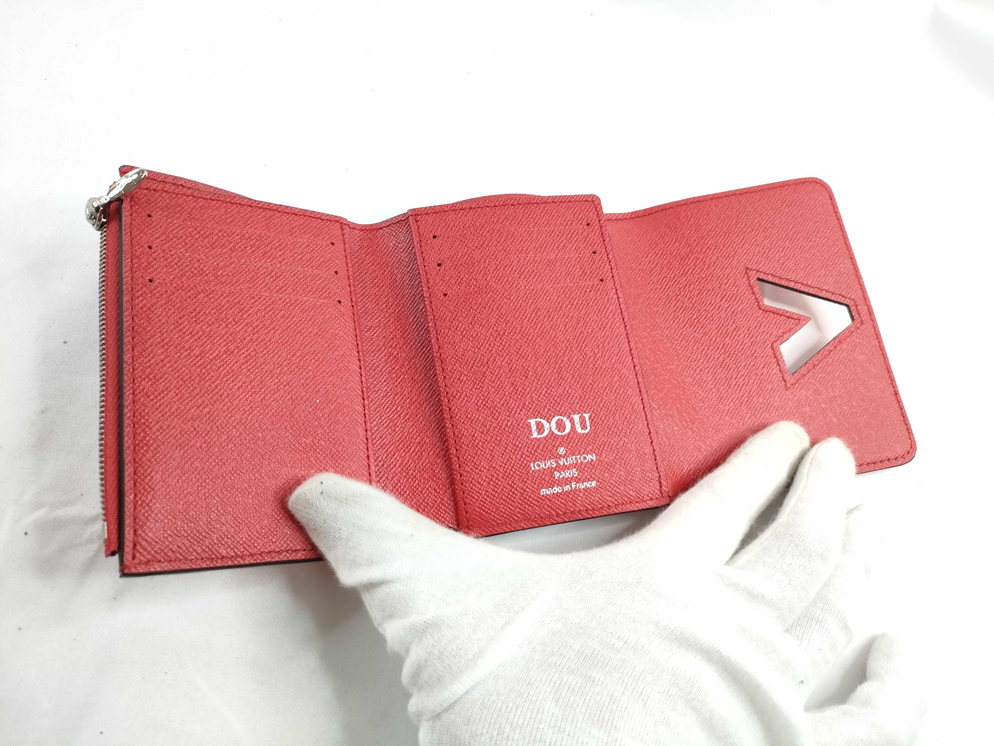 Epi LV Epi Twist Compact Rouge TN4189 BOU Rouge Wallet — view 8