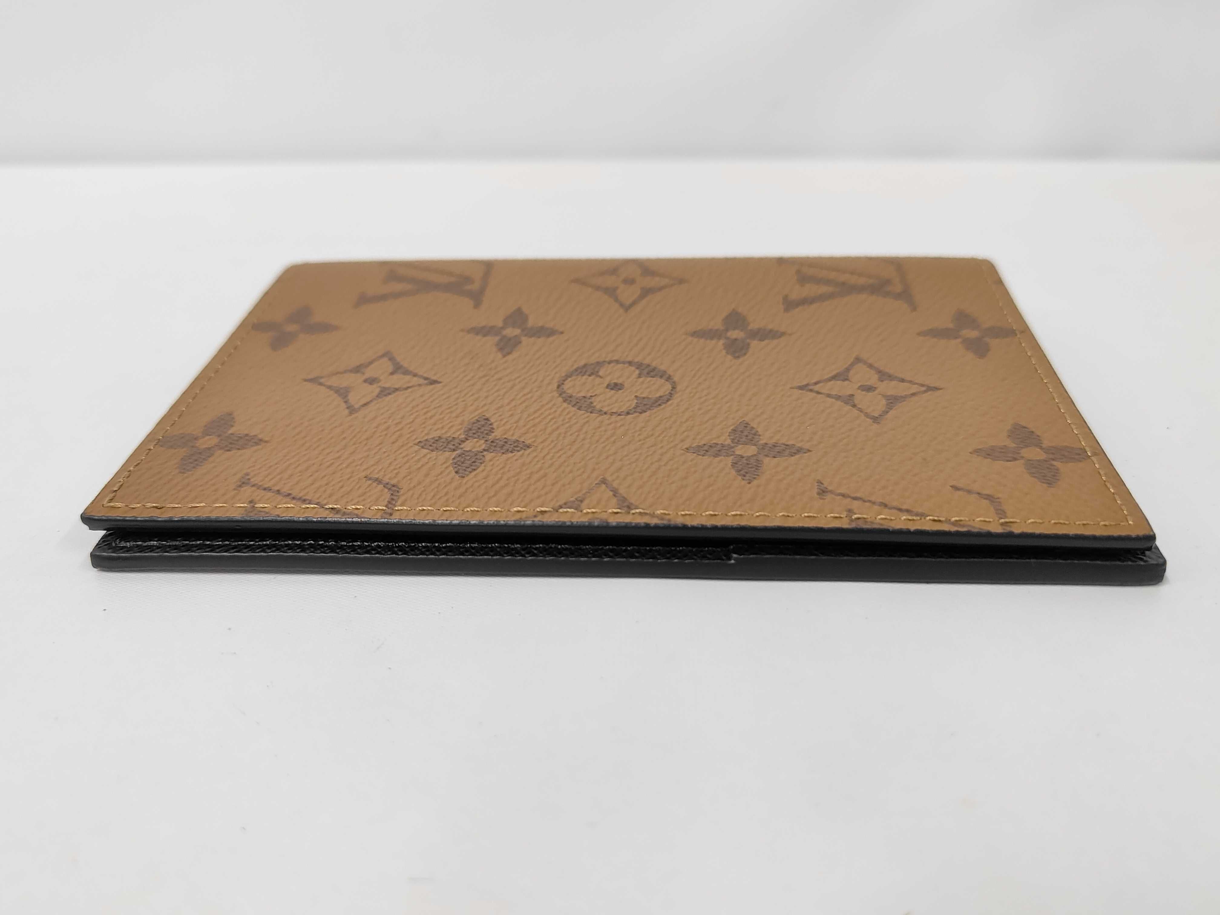 Couverture Passport M26571 Monogram Reverse Passport Case, Card Holder, Business Card Holder — view 6