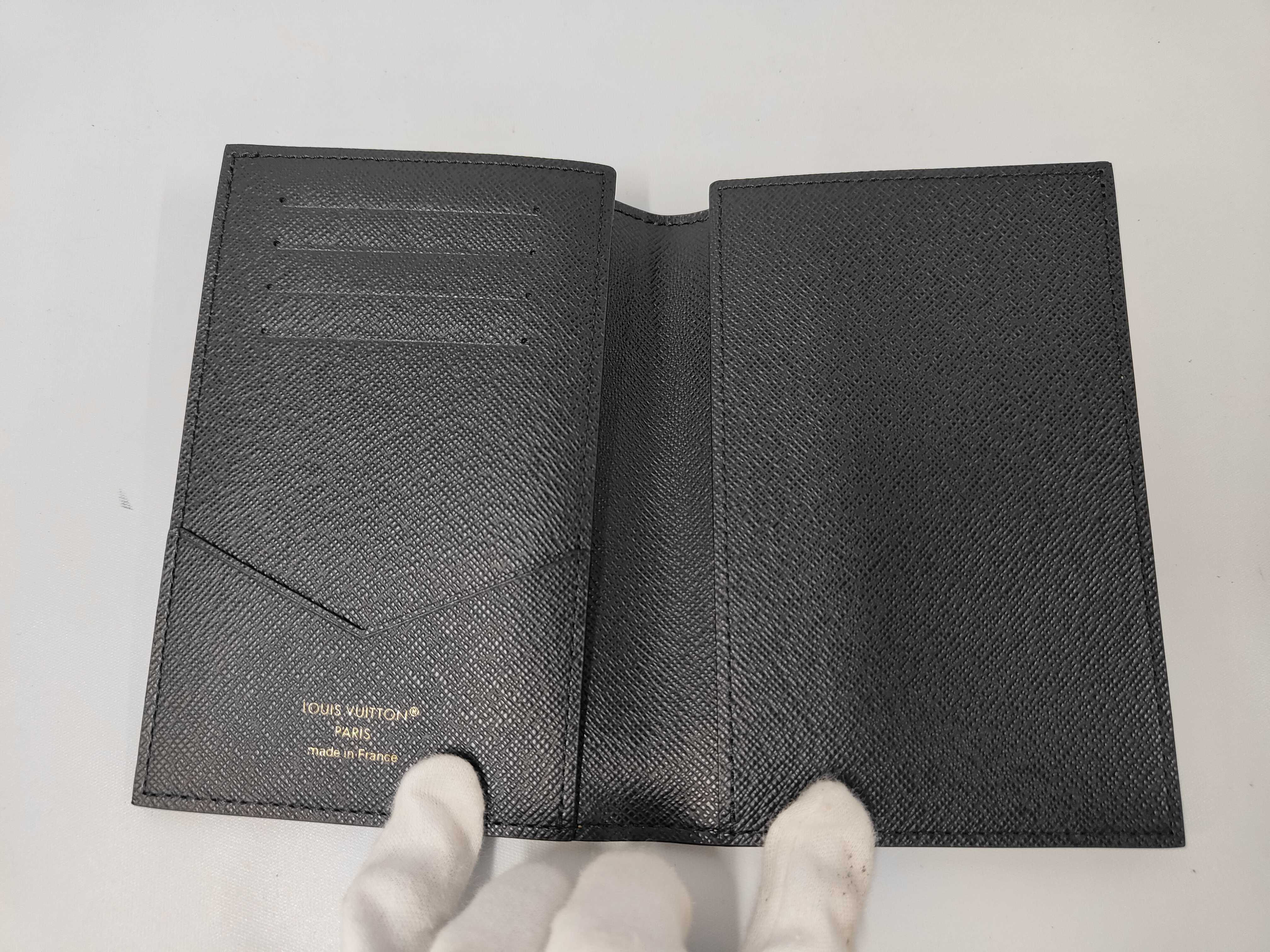 Couverture Passport M26571 Monogram Reverse Passport Case, Card Holder, Business Card Holder — view 7