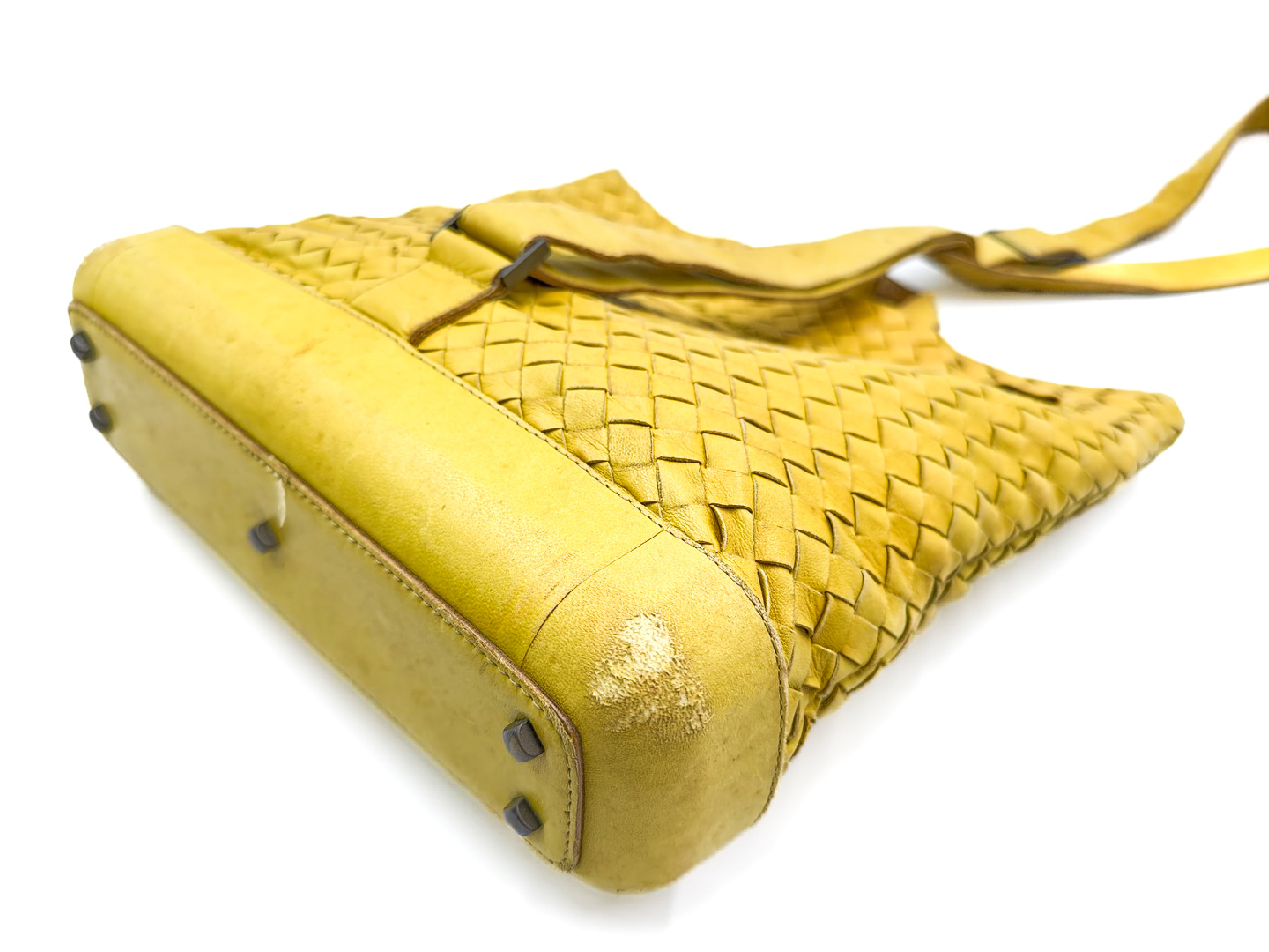Intrecciato Yellow Leather Shoulder Bag — view 7
