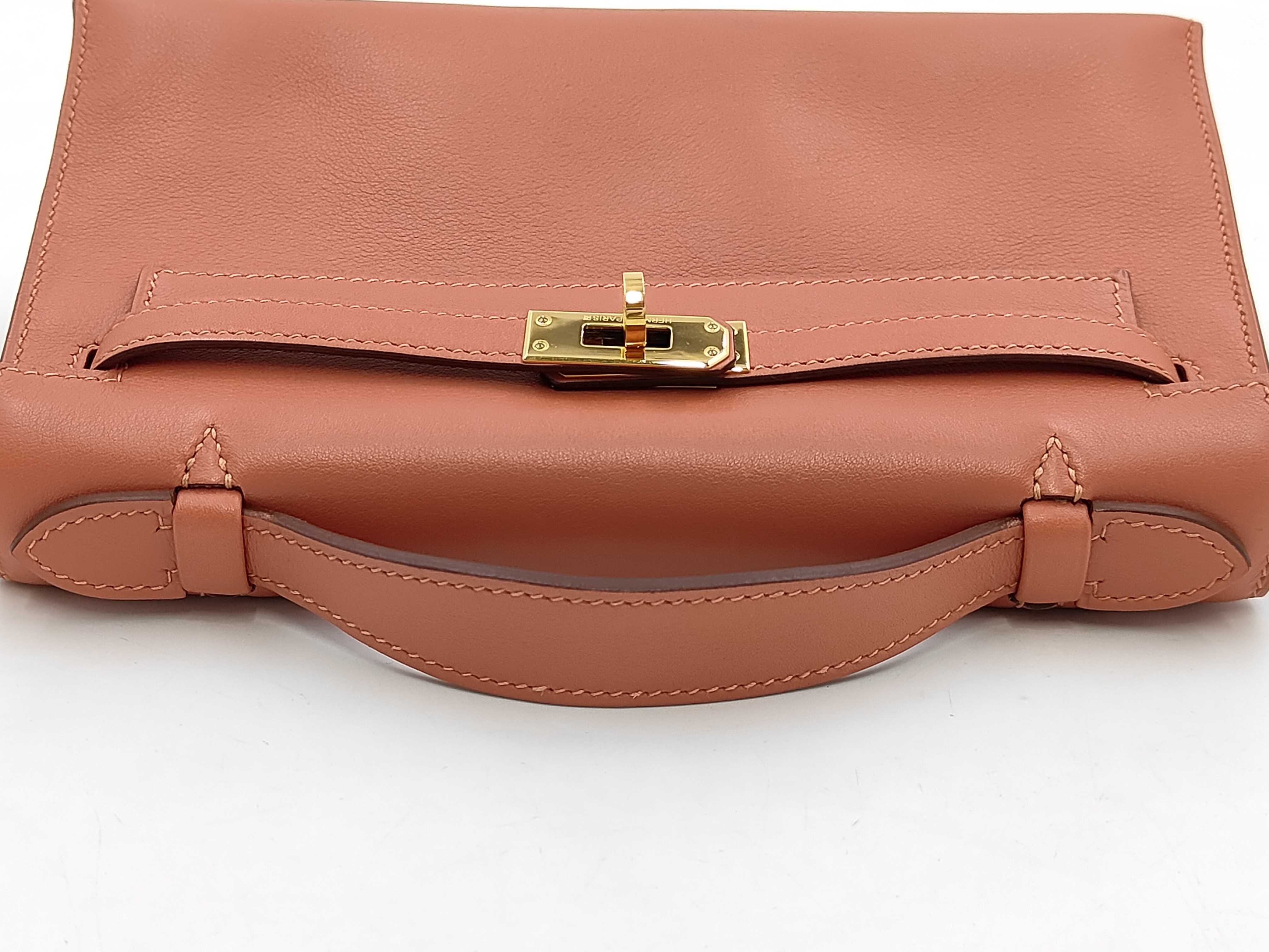 Kelly Pochette Gold Hardware L Handbag — view 5