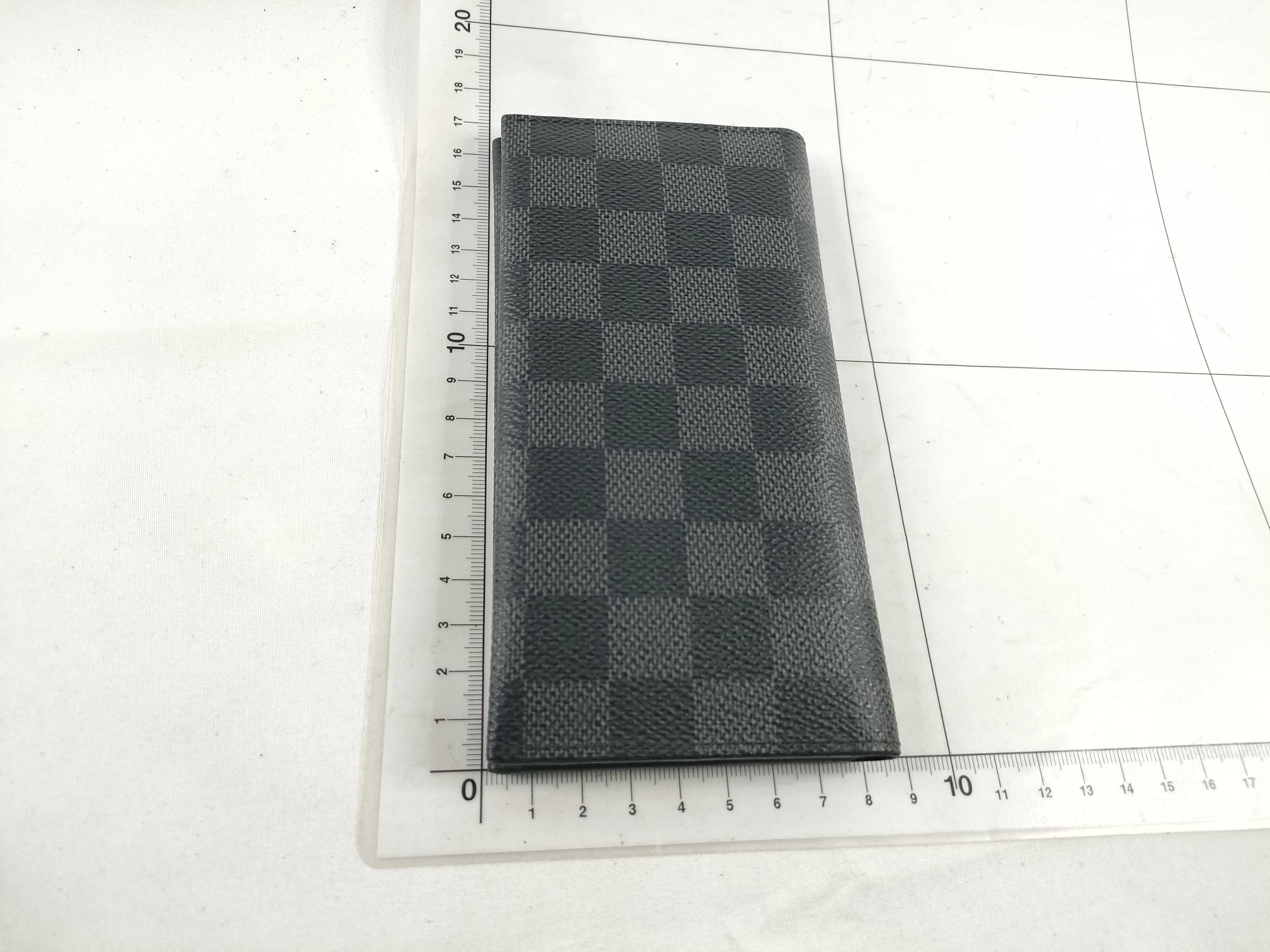 Damier Graphite Louis Vuitton Portecarte 16CC Billfold — view 2