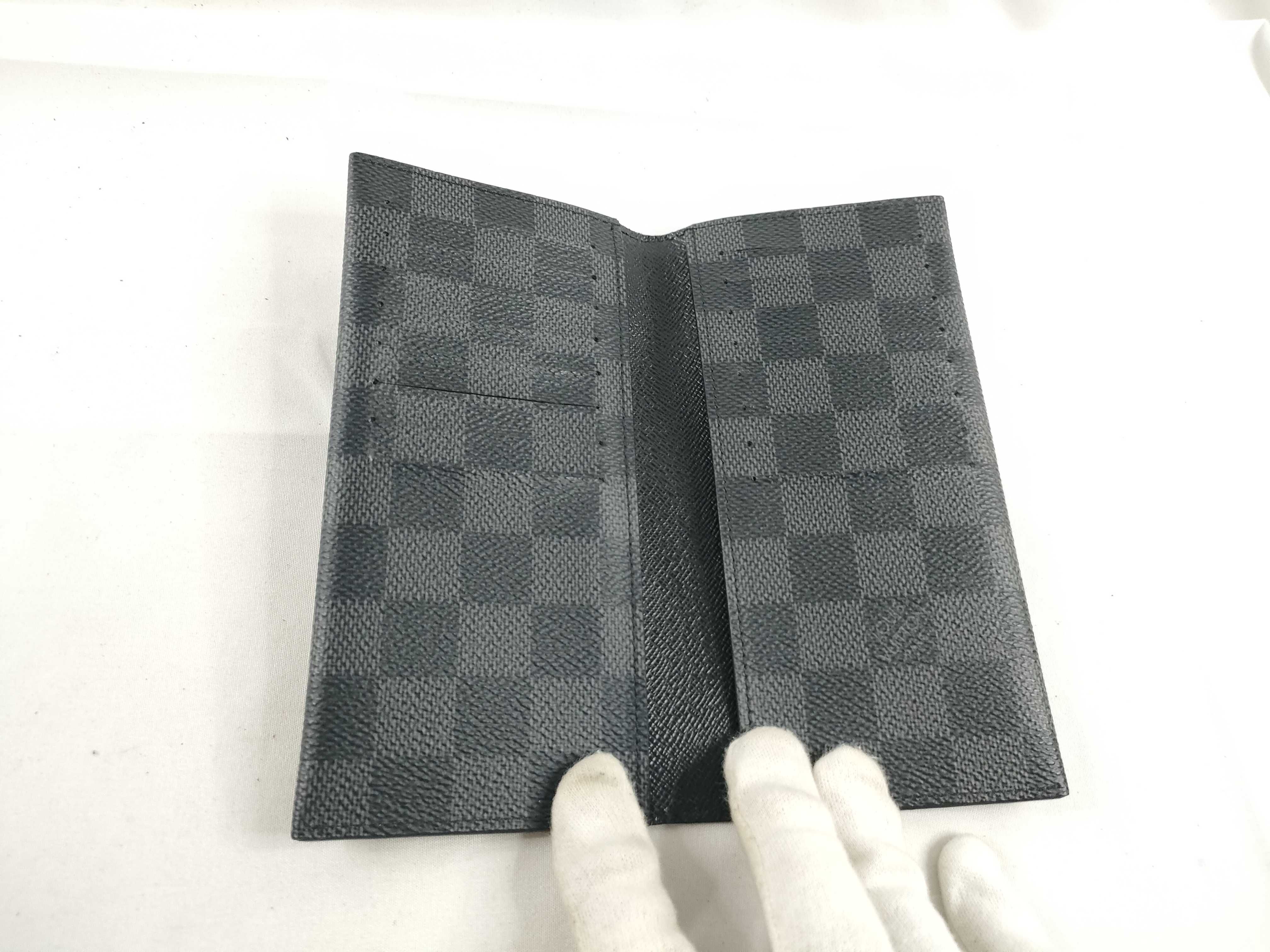 Damier Graphite Louis Vuitton Portecarte 16CC Billfold — view 8