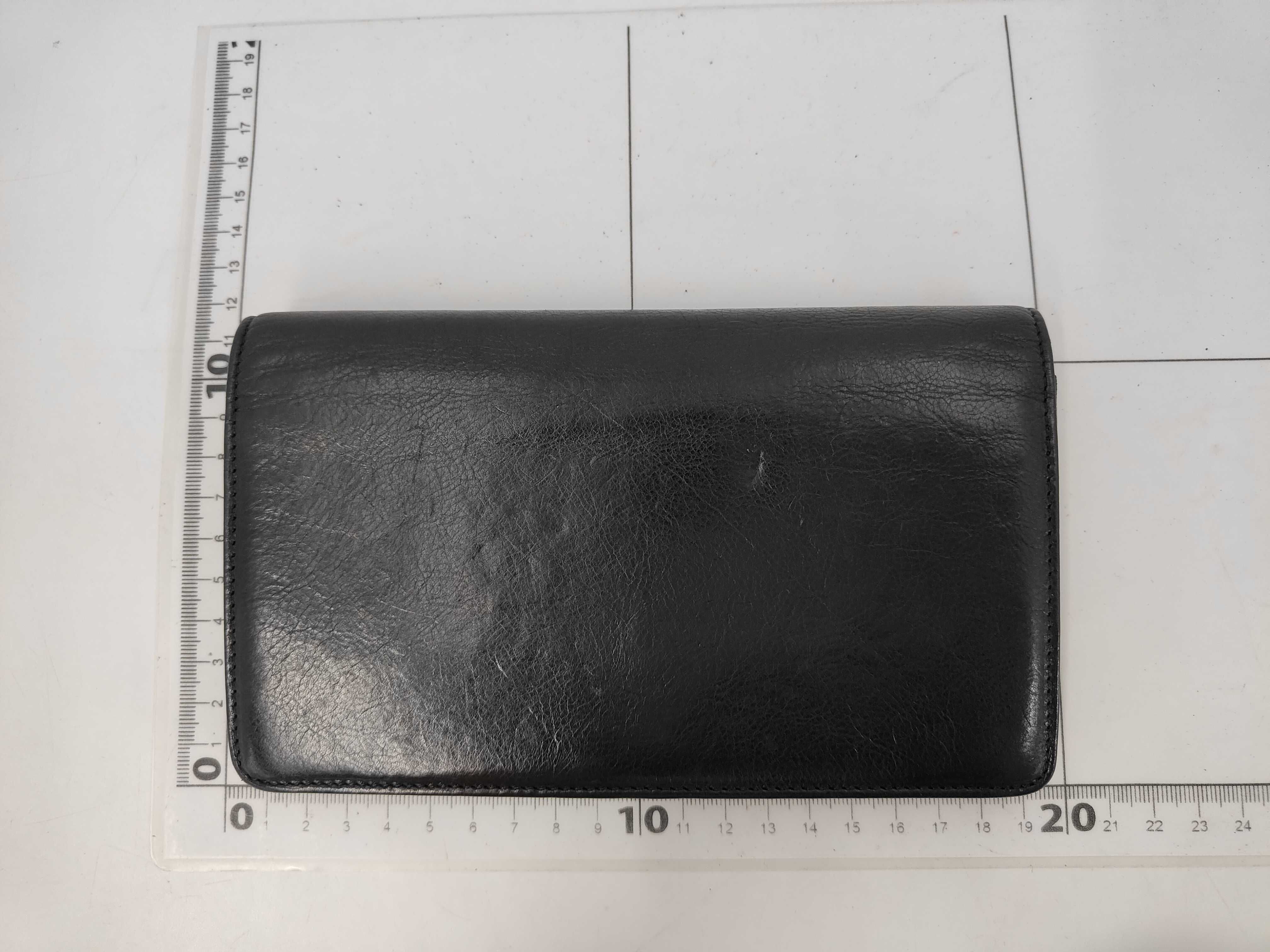 Bi-fold Long Wallet, Chain Logo, Black, Item No. 11, with Sticker. — view 2