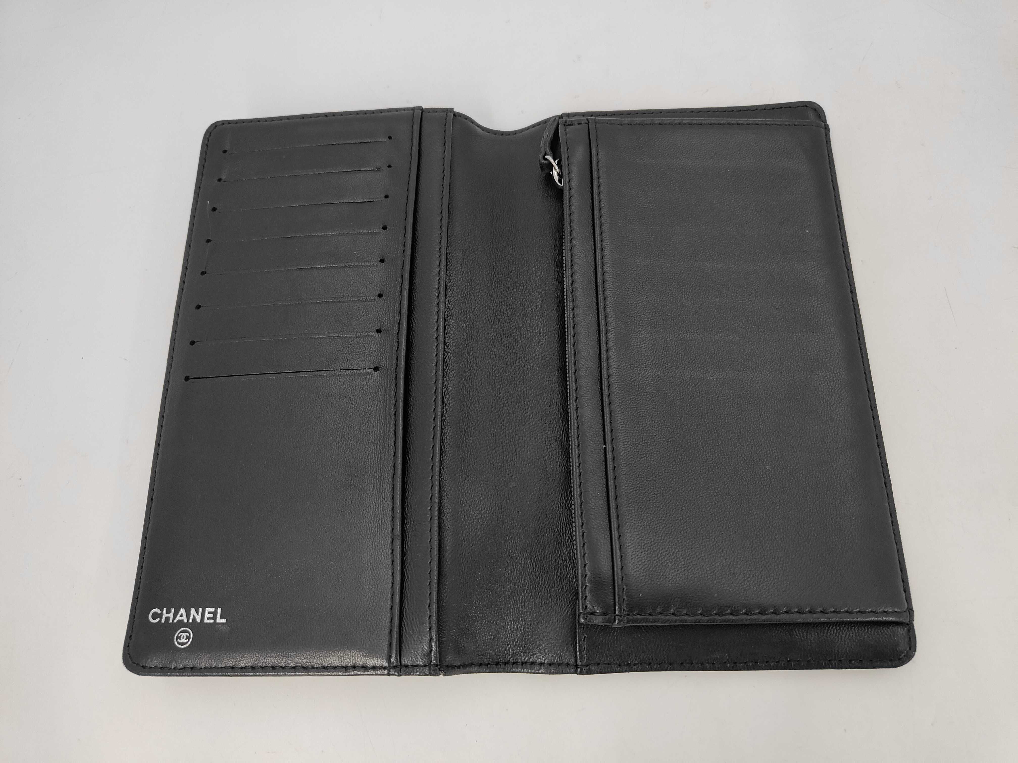 Bi-fold Long Wallet, Chain Logo, Black, Item No. 11, with Sticker. — view 4