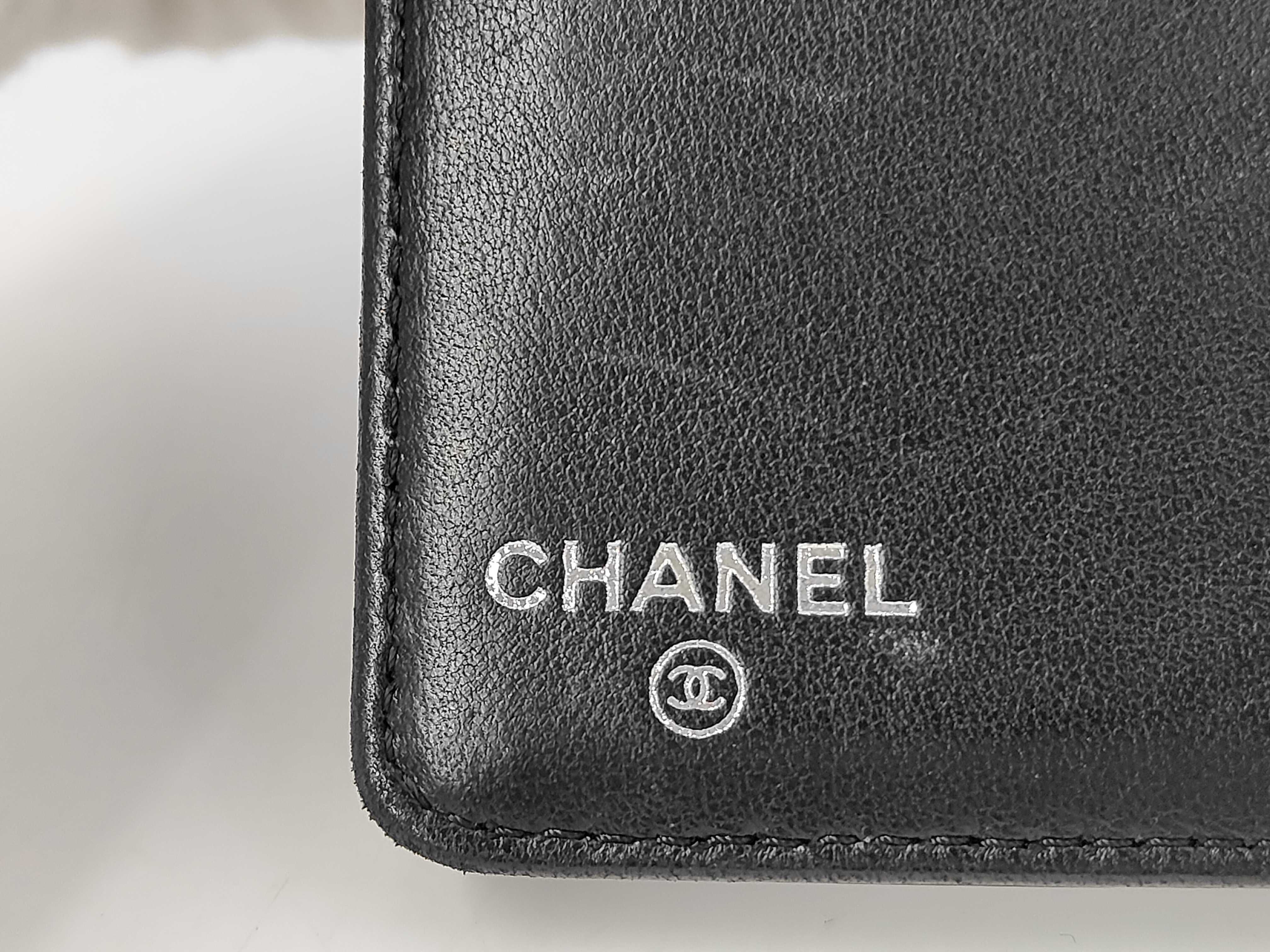 Bi-fold Long Wallet, Chain Logo, Black, Item No. 11, with Sticker. — view 5