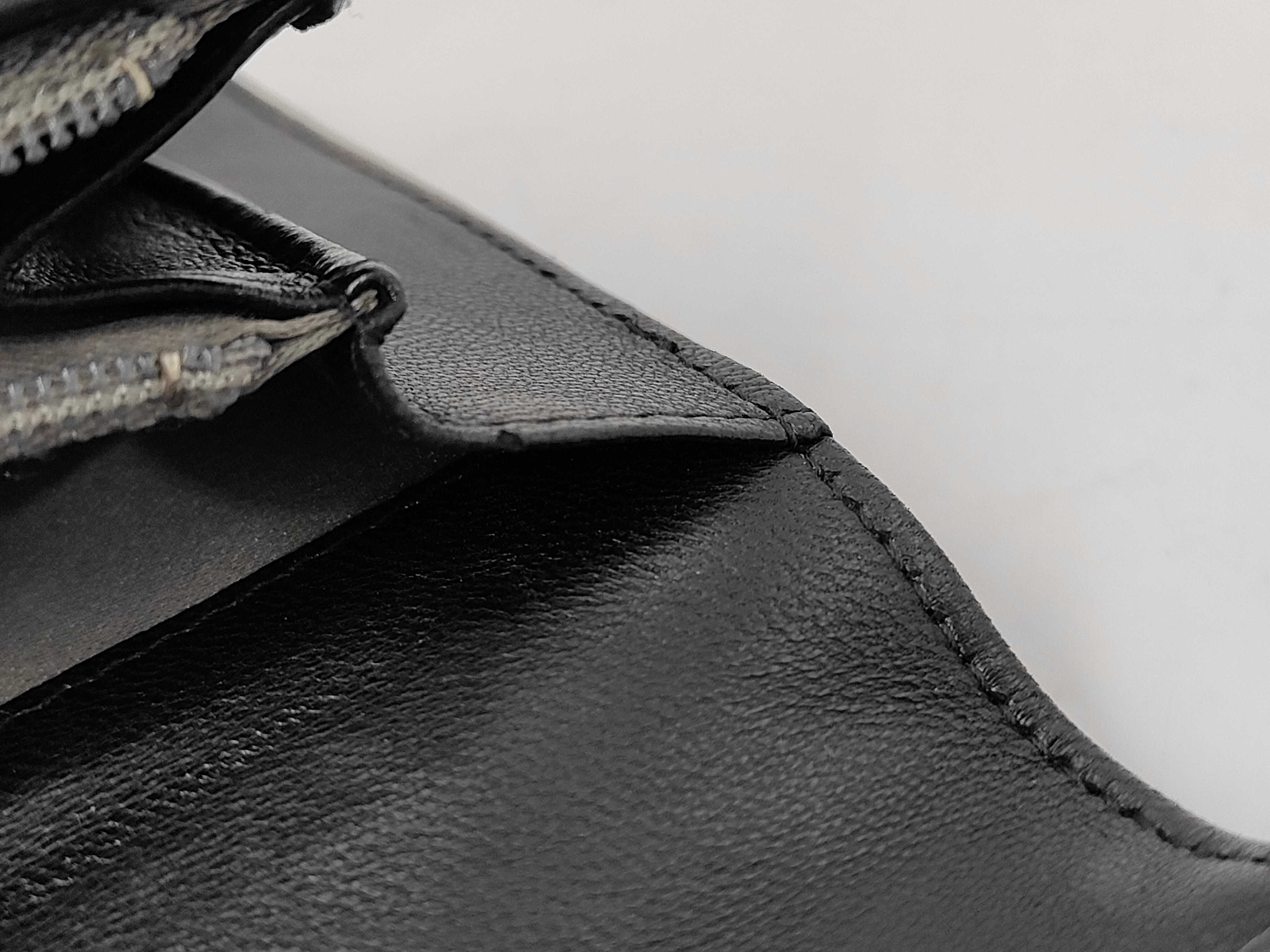Bi-fold Long Wallet, Chain Logo, Black, Item No. 11, with Sticker. — view 8
