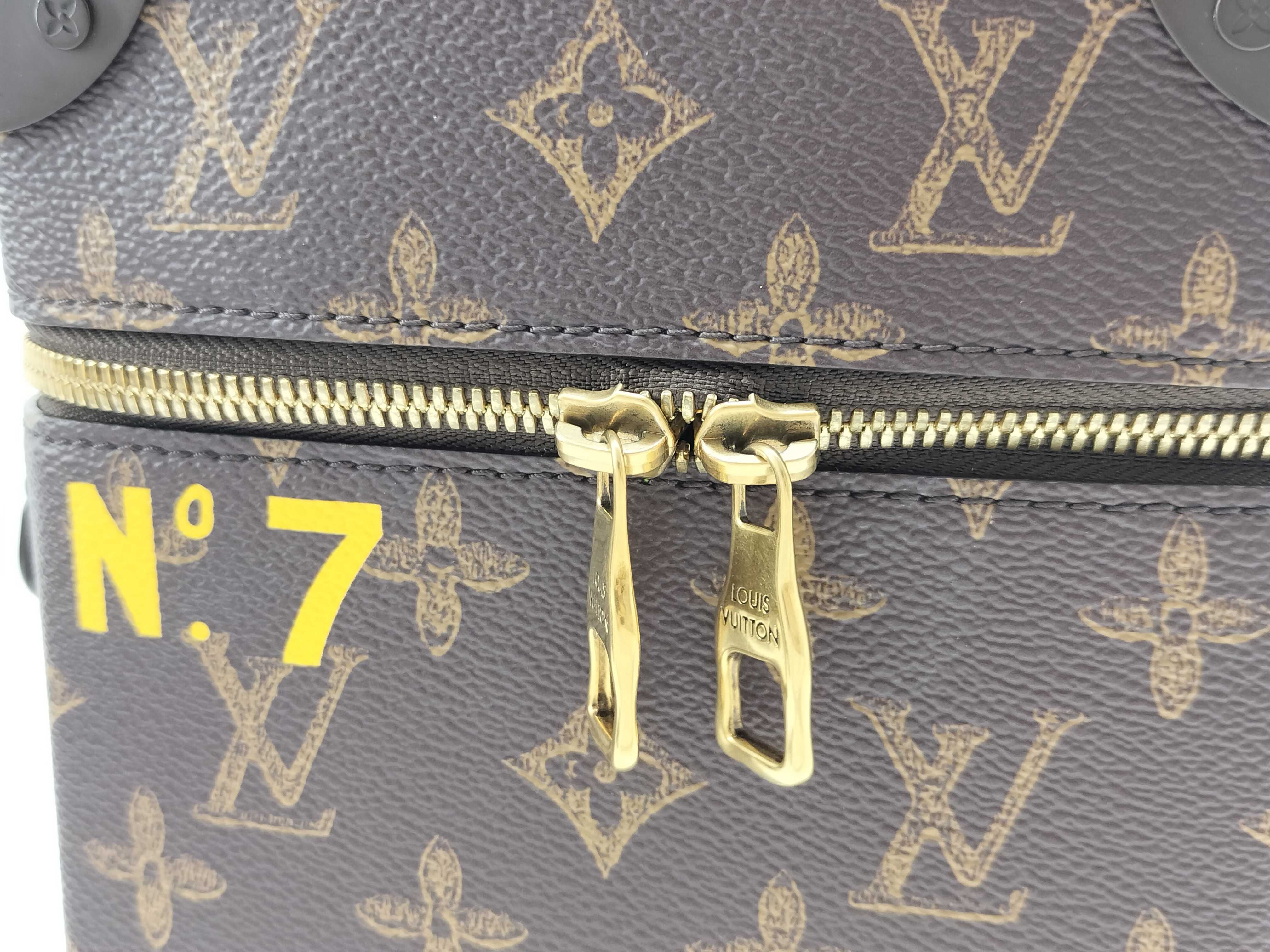Monogram LV Monogram Vertical Box Trunk M59664 (with IC chip) Strap Bag — view 4
