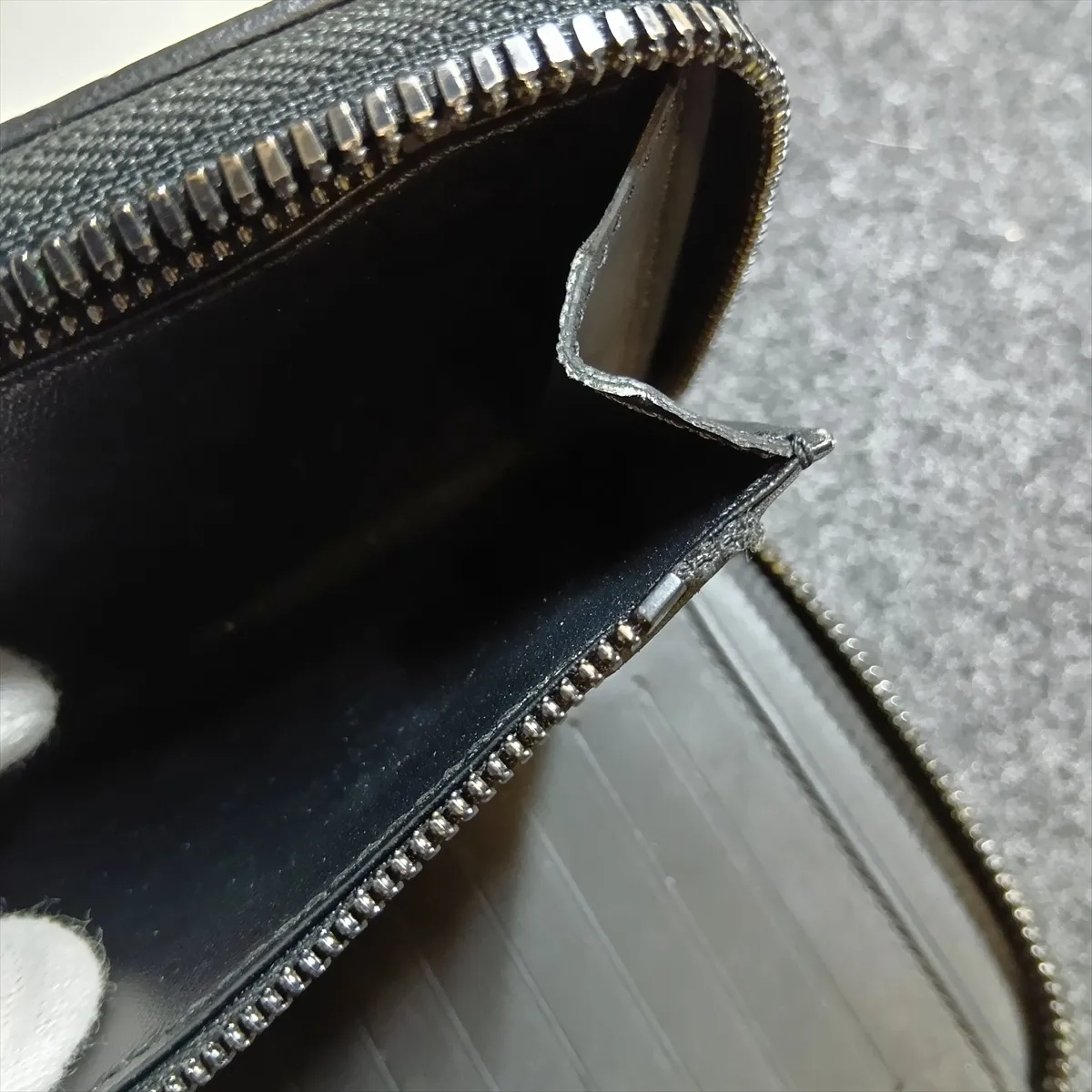 LV Aerogram Zippy Wallet Vertical M81743 Noir Round Zip Wallet — view 12