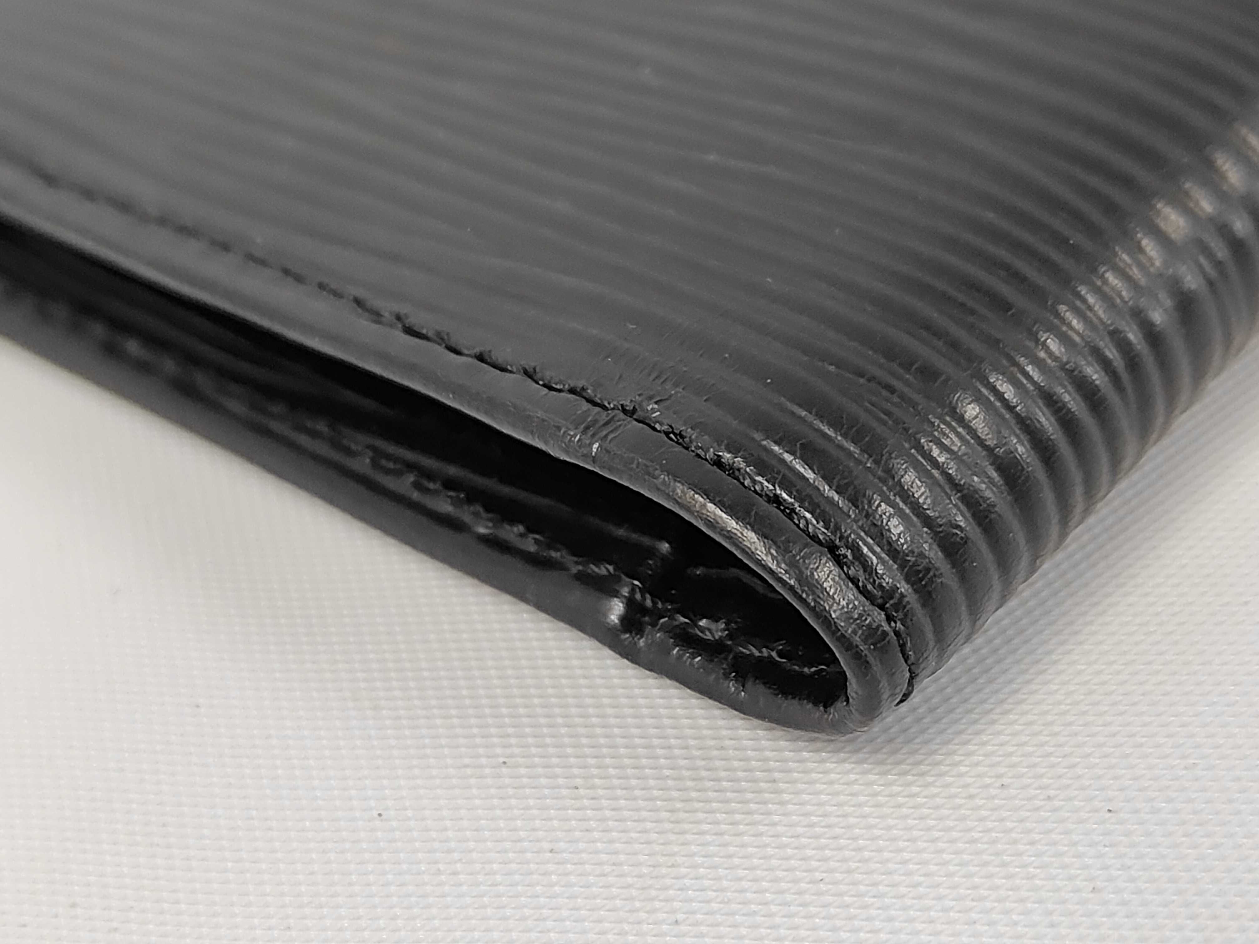 wallet — view 3