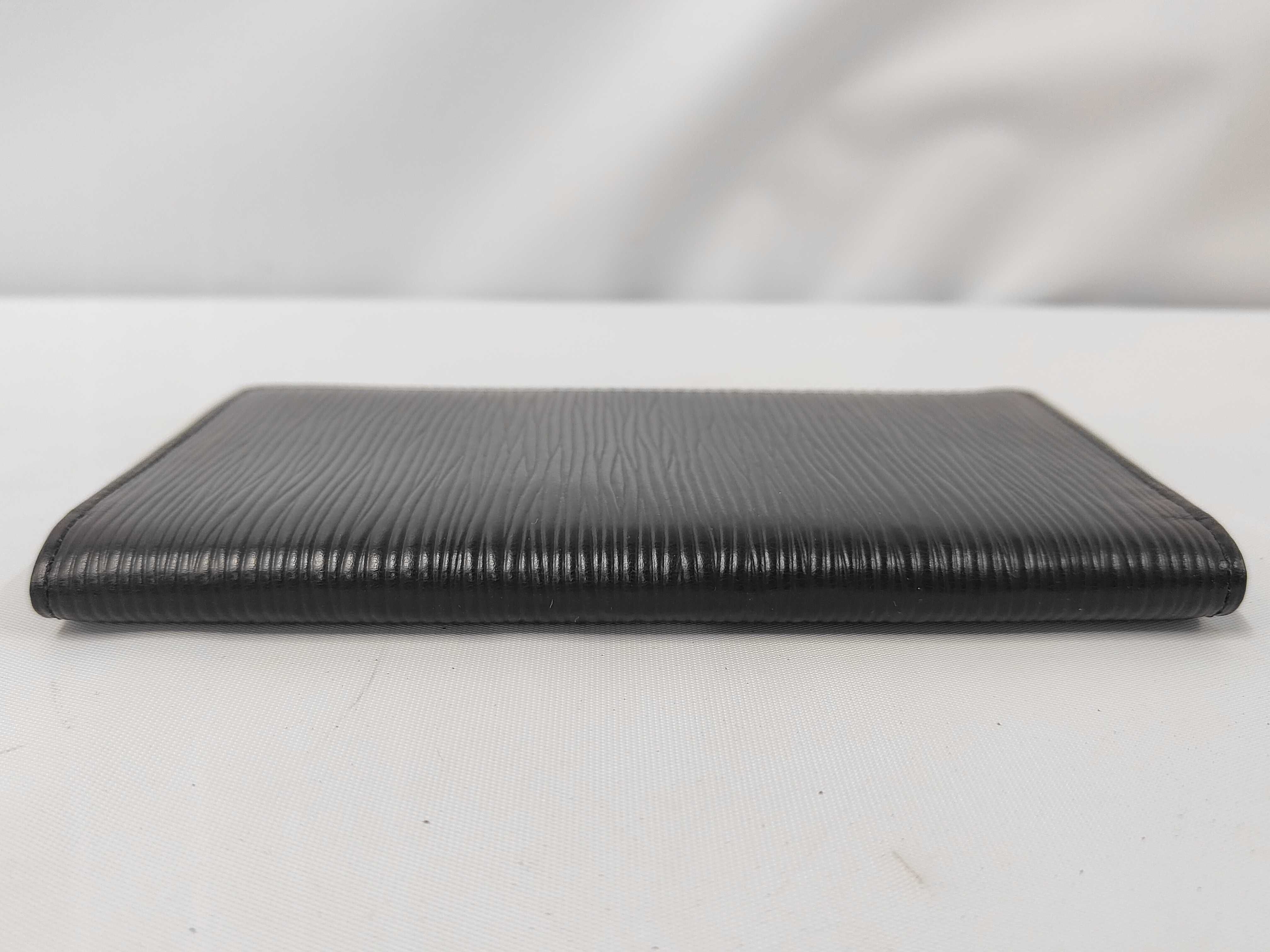 wallet — view 4