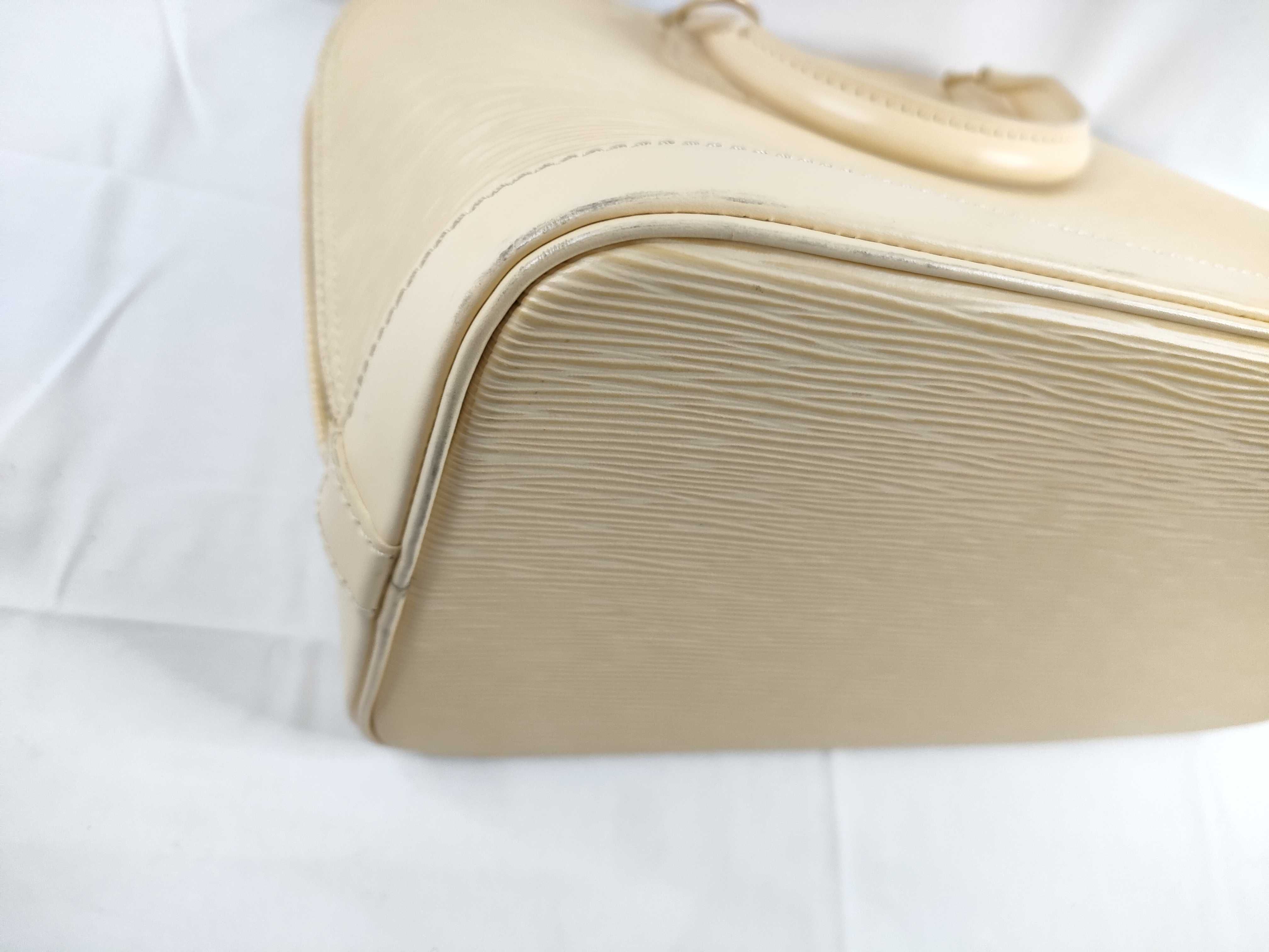 Epi Alma AR1010 Handbag — view 3