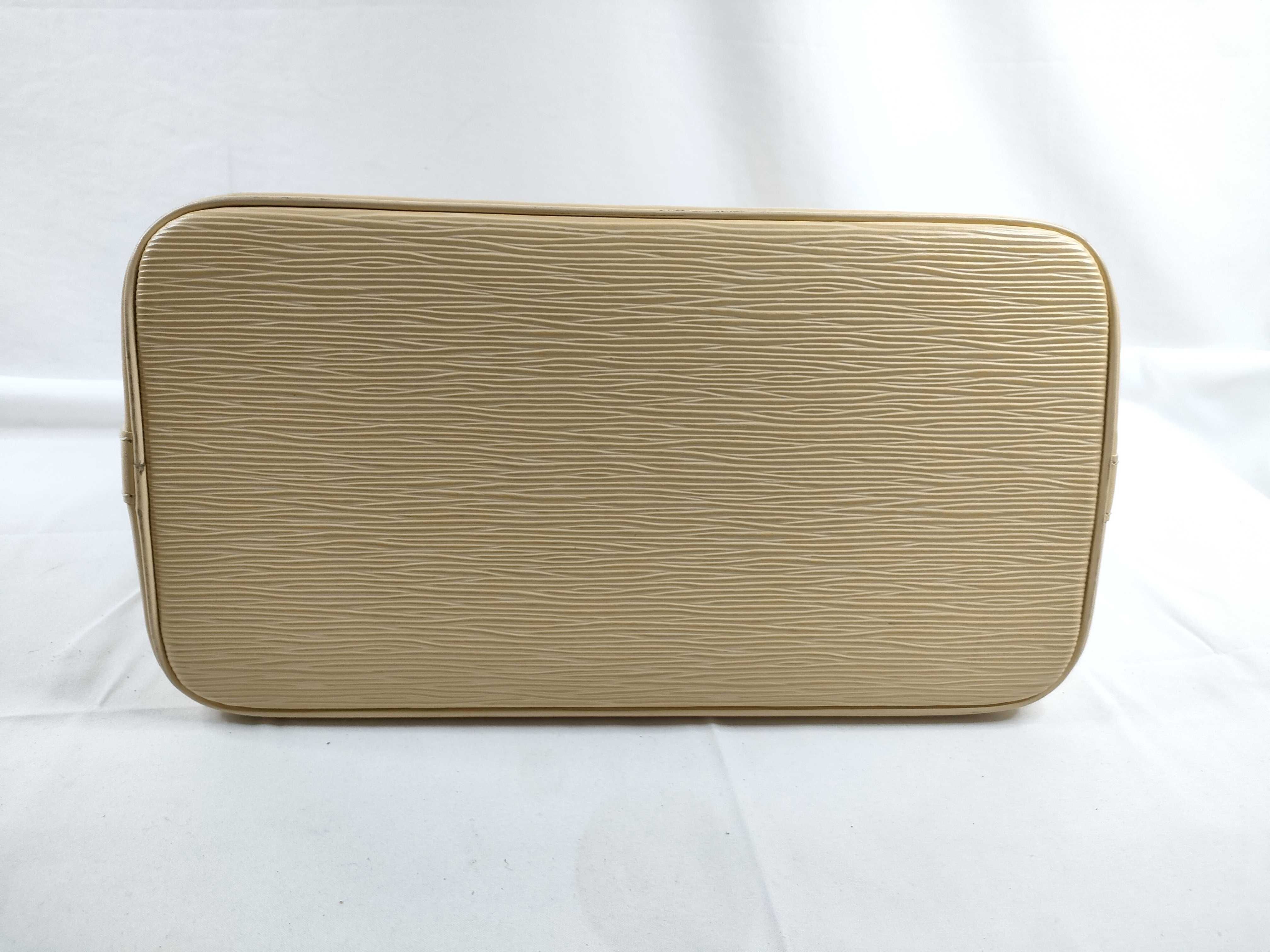 Epi Alma AR1010 Handbag — view 4
