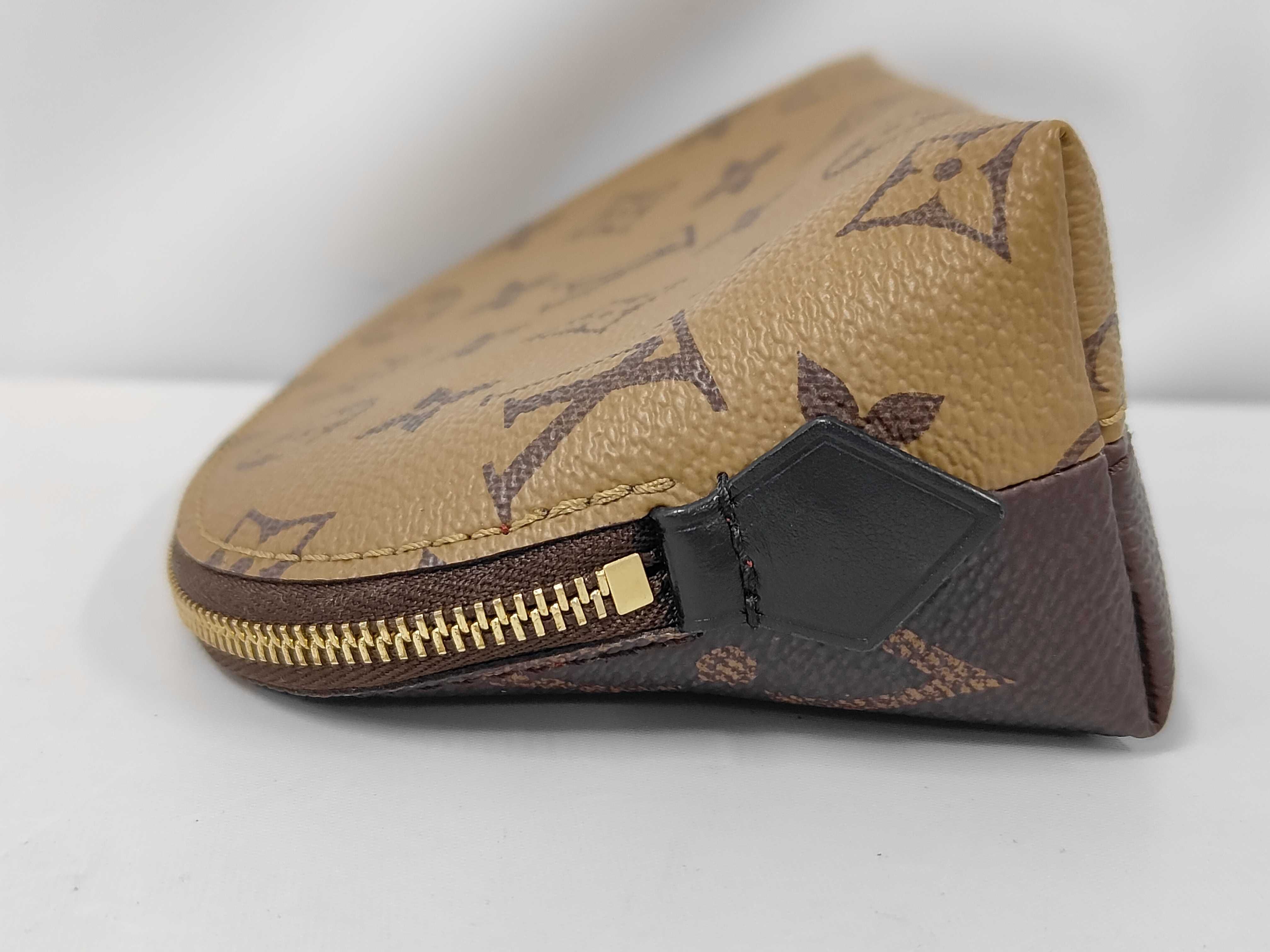 Giant Monogram Reverse Pochette Cosmetic PM M11249 Marron Pouch — view 5