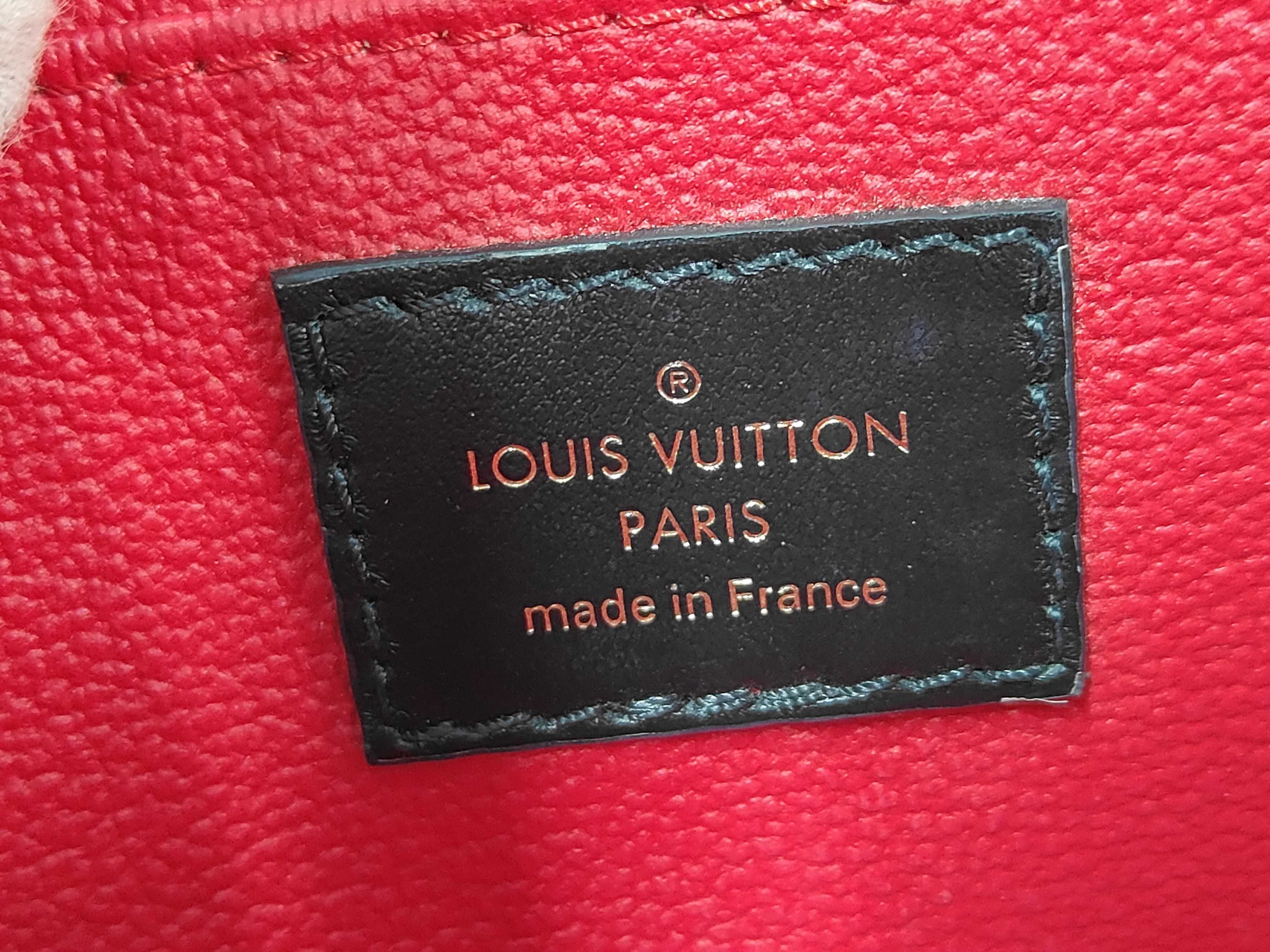 Giant Monogram Reverse Pochette Cosmetic PM M11249 Marron Pouch — view 9
