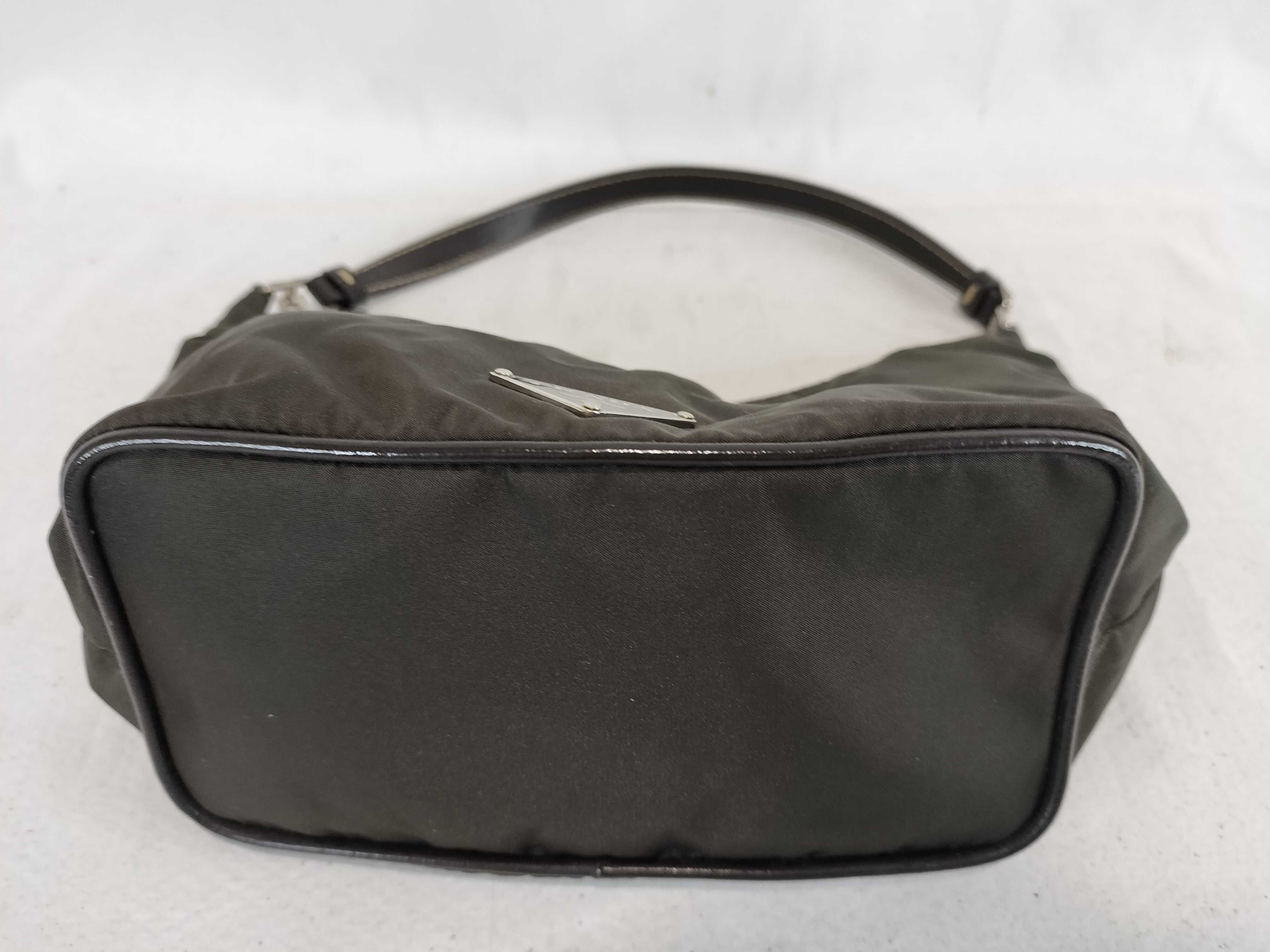 Nylon One-Shoulder Handbag / Khaki — view 8