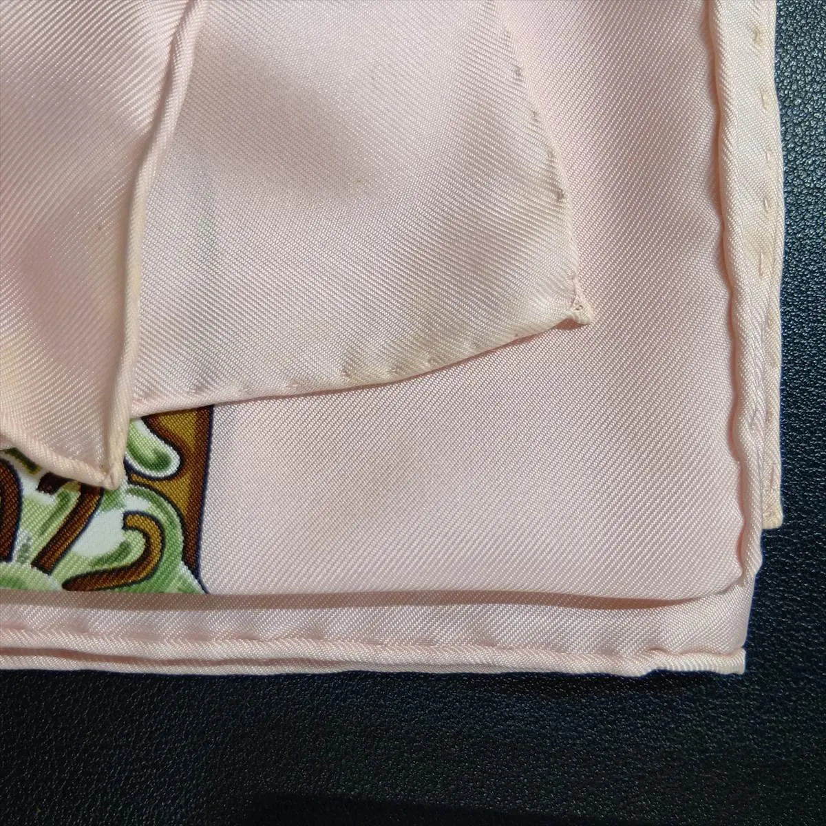 Carre 90 CHEVAUX DE TRAIT (Draft Horse) Scarf, Silk, Pink. Shows signs of wear, — view 8
